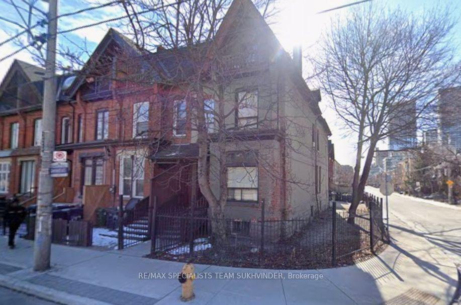 147 Gerrard Street E, Toronto — Townhouse for sale, photo 1