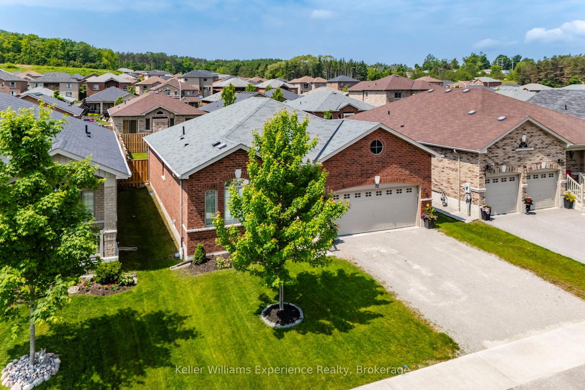 32 Hatton Drive — photo 1