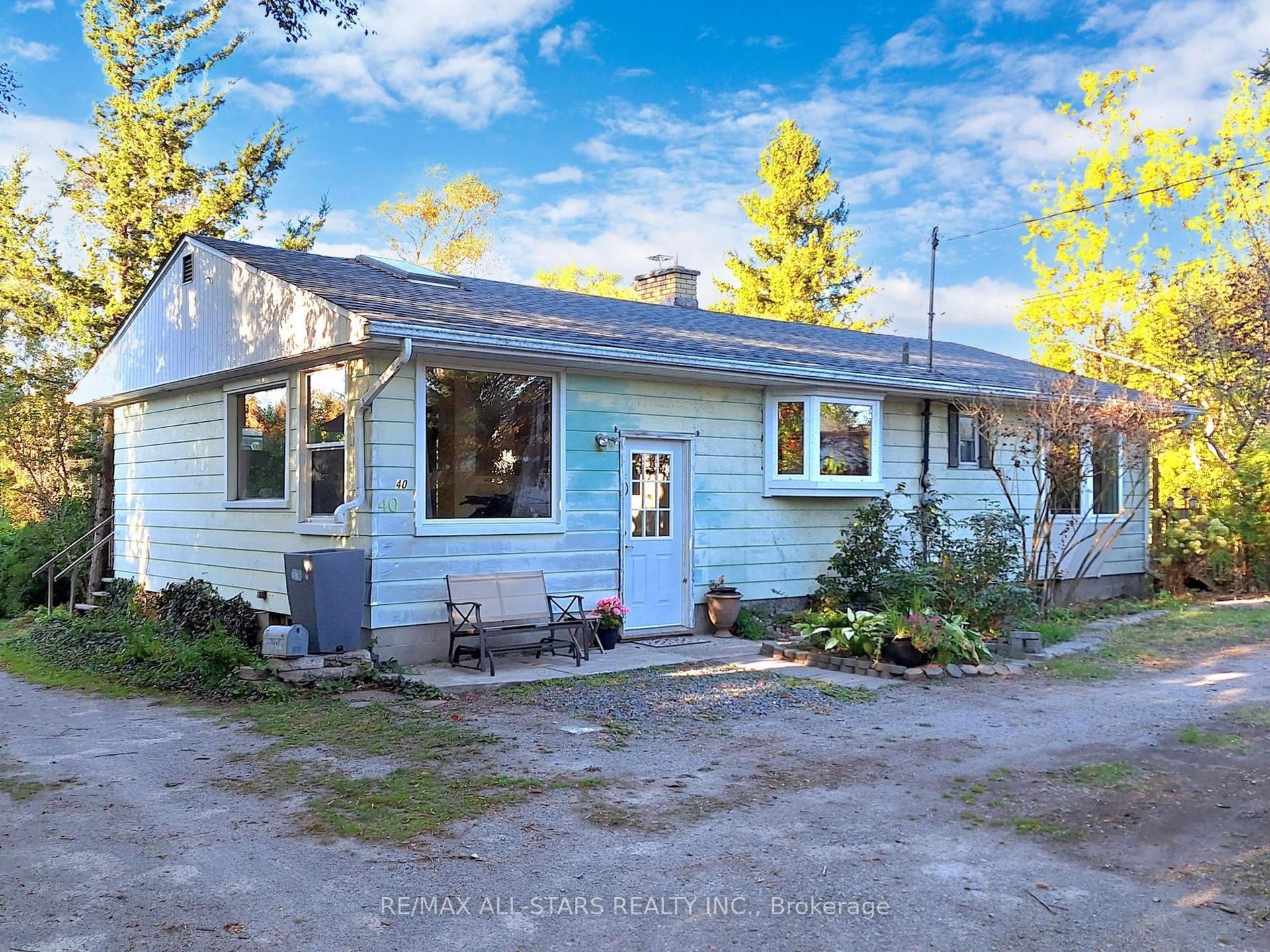 40 Riverglen Drive — photo 1