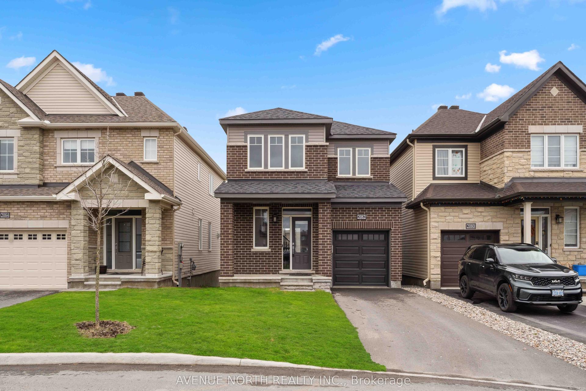 2082 Caltra Crescent — photo 1