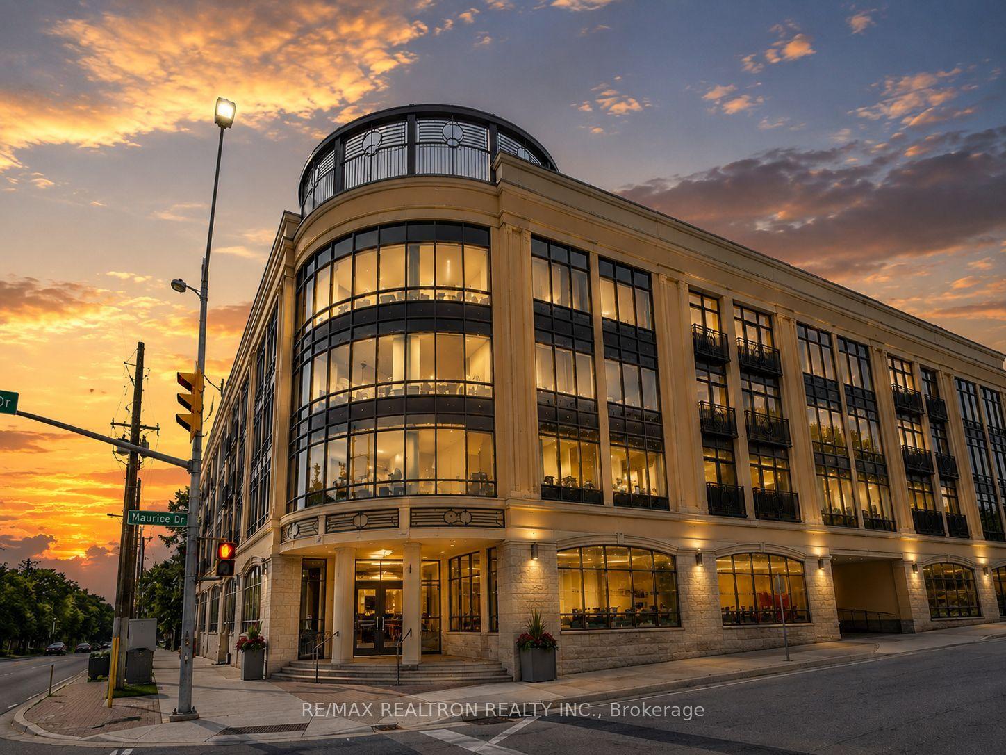 205 Lakeshore Road W 201 #201, Oakville — Condo for sale, photo 1