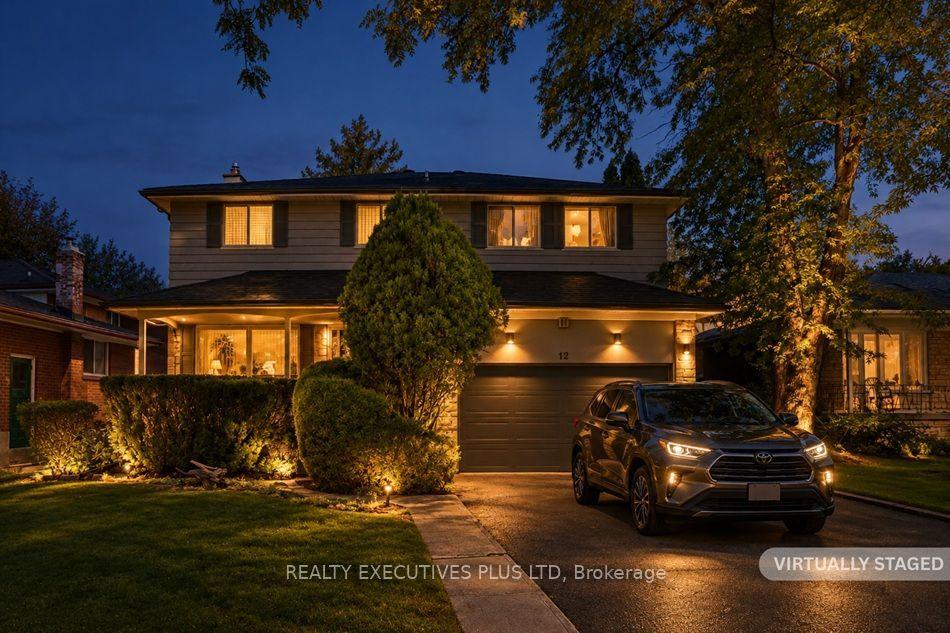 12 Mandel Crescent, Toronto — Detached for sale, photo 1