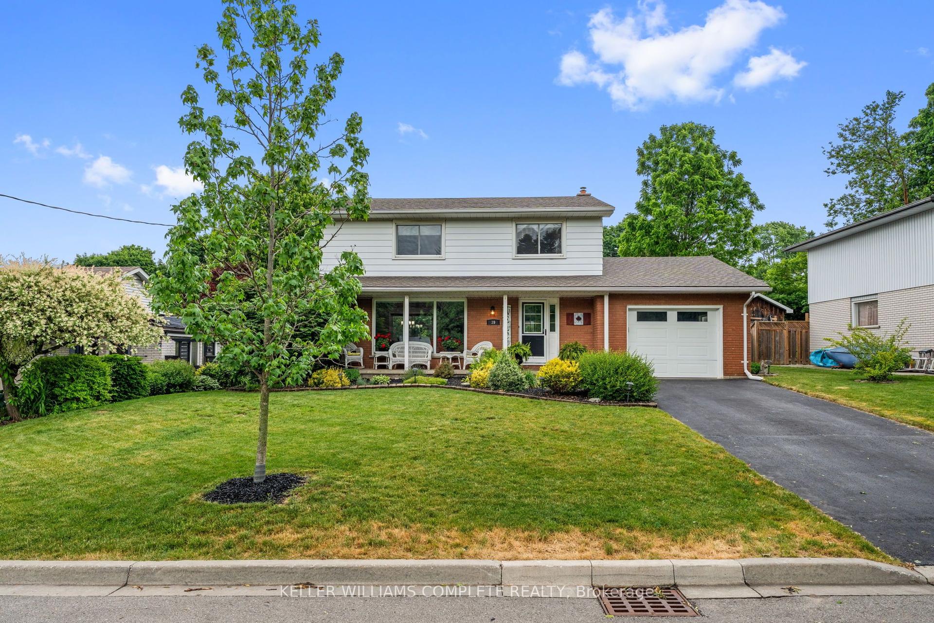 39 Holden Avenue — photo 1