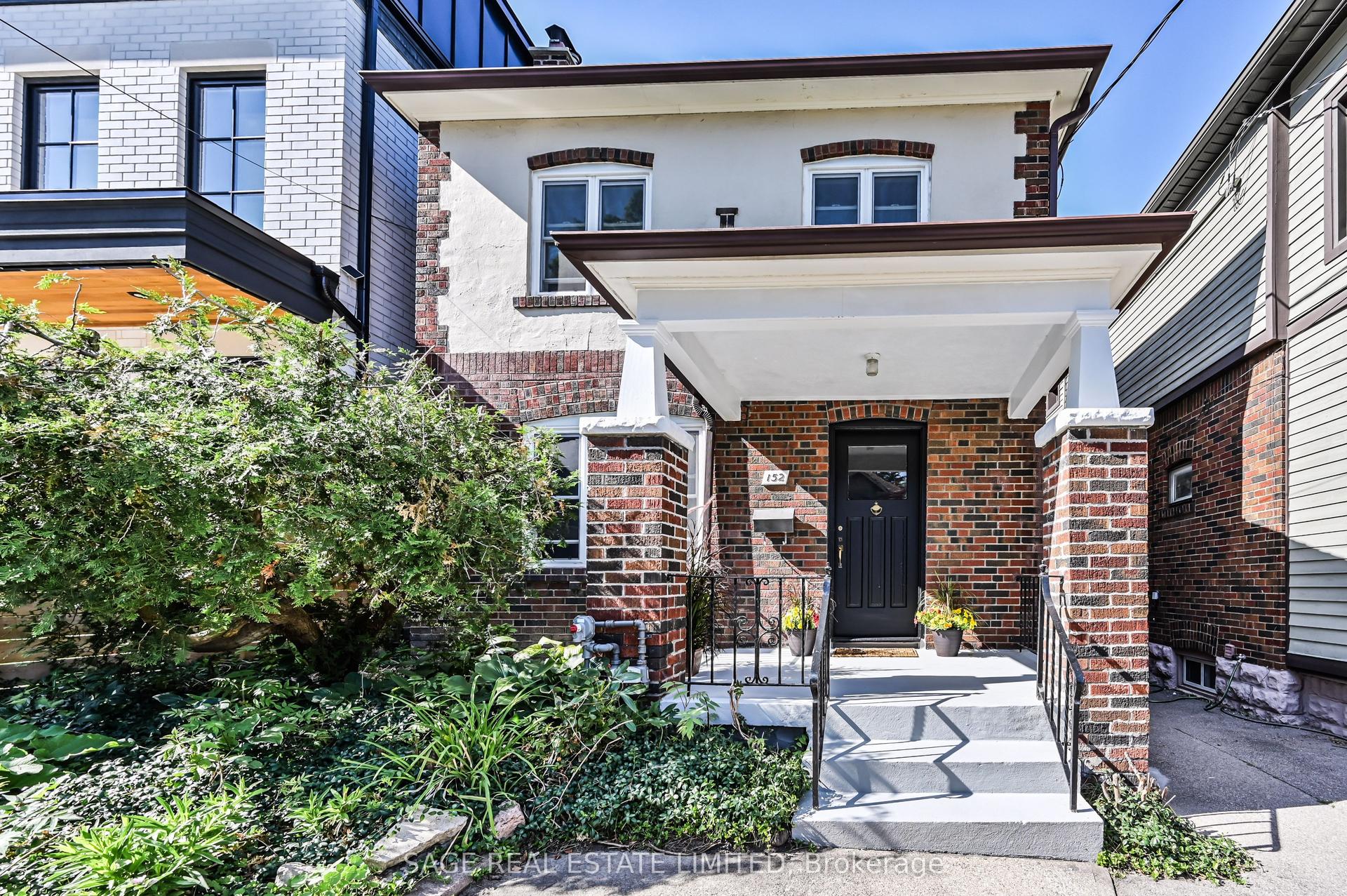 152 Manor Road E, Toronto — Detached for sale, photo 1