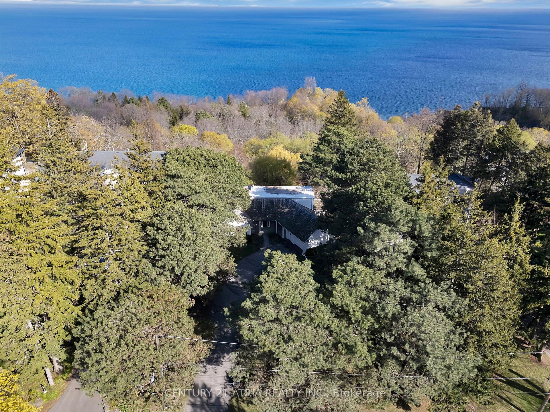 5 Hill Crescent — photo 1