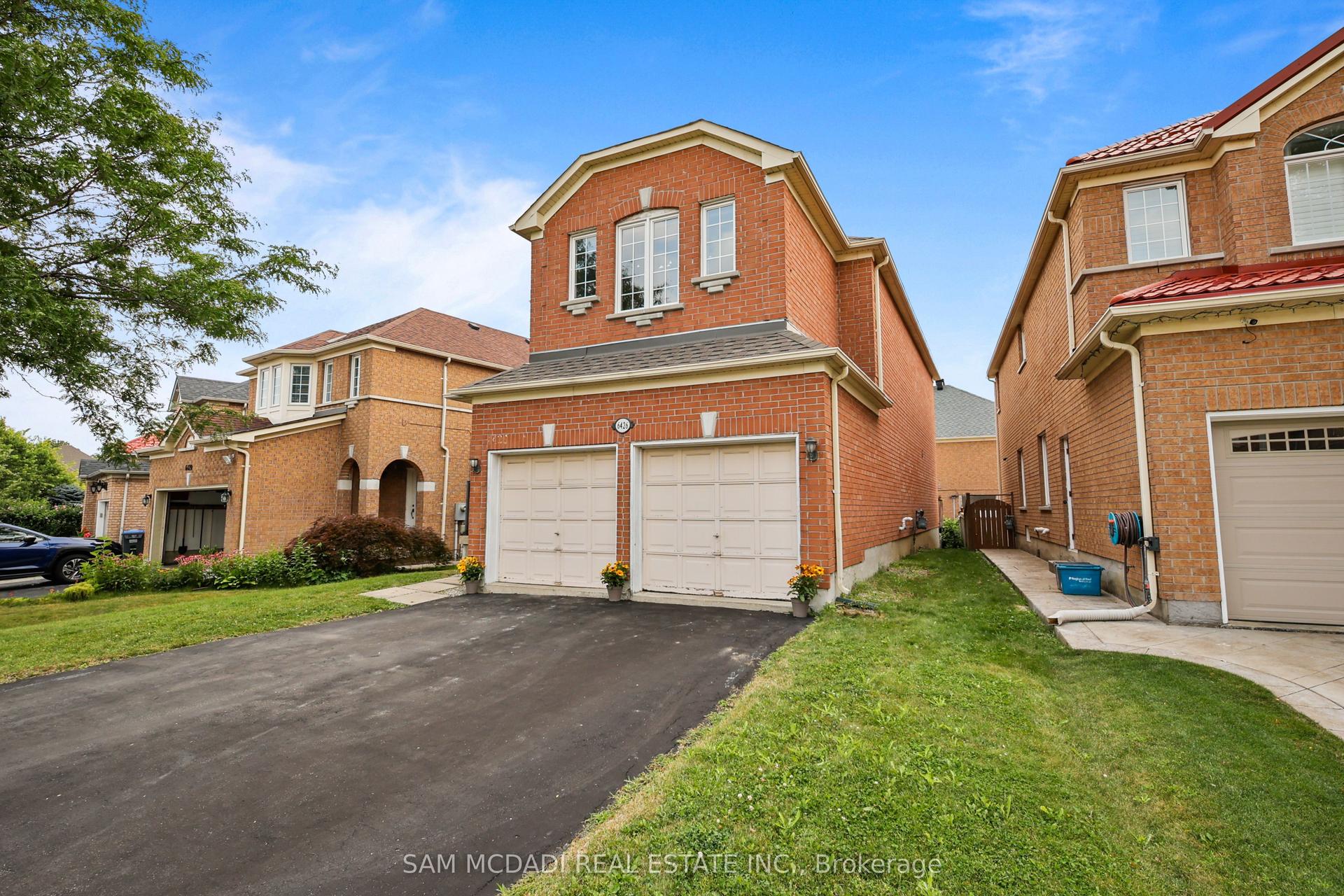 6426 Valiant Heights, Mississauga — Detached for sale, photo 1