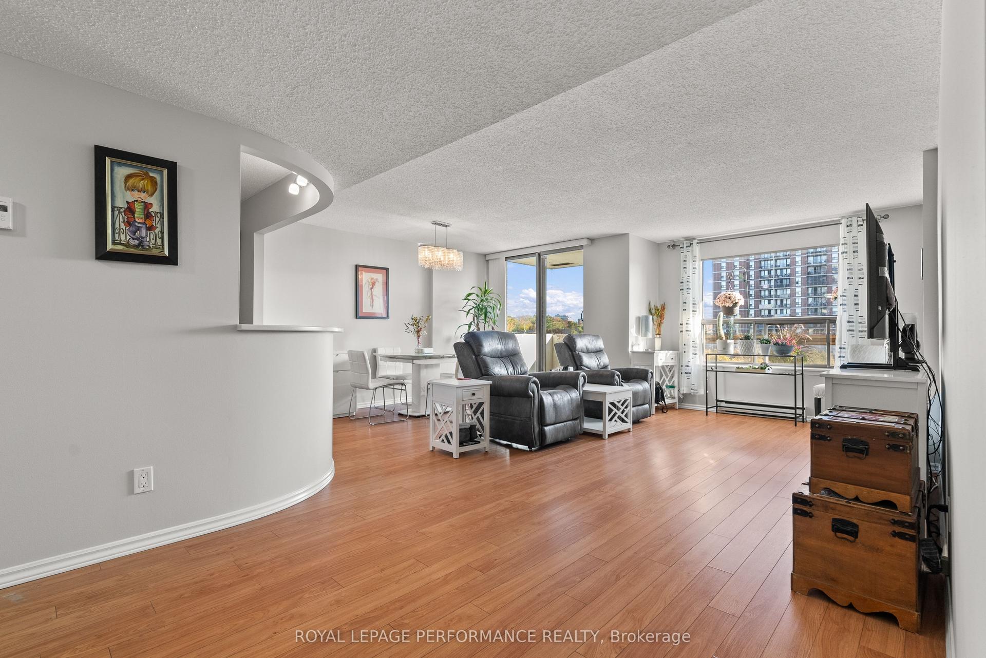 200 Lafontaine Avenue Unit #407 #Unit #407 — photo 1