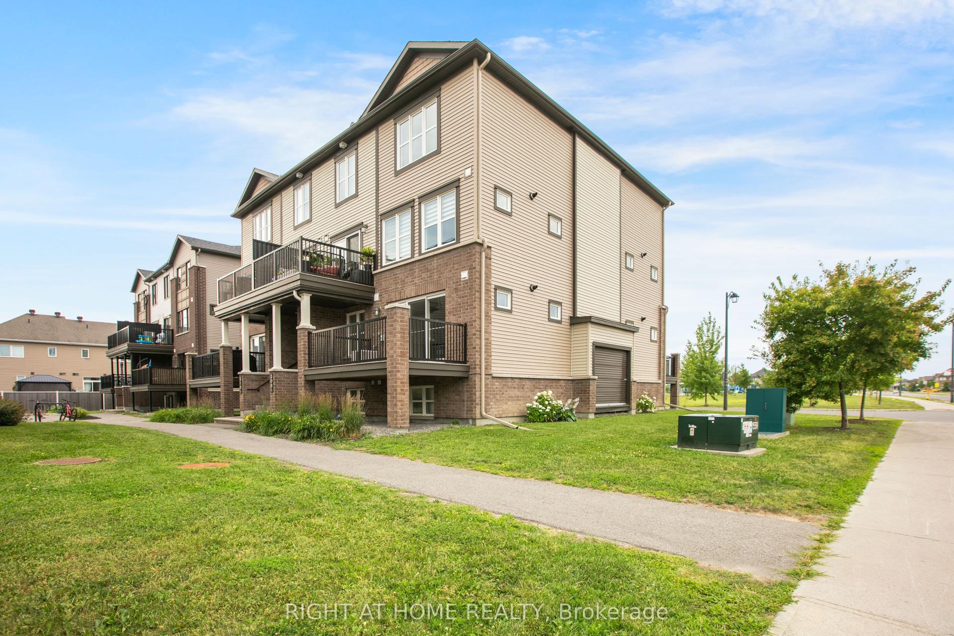 308 Des Tilleuls Private A #A, Orleans - Cumberland and Area — Condo Town for lease, photo 1