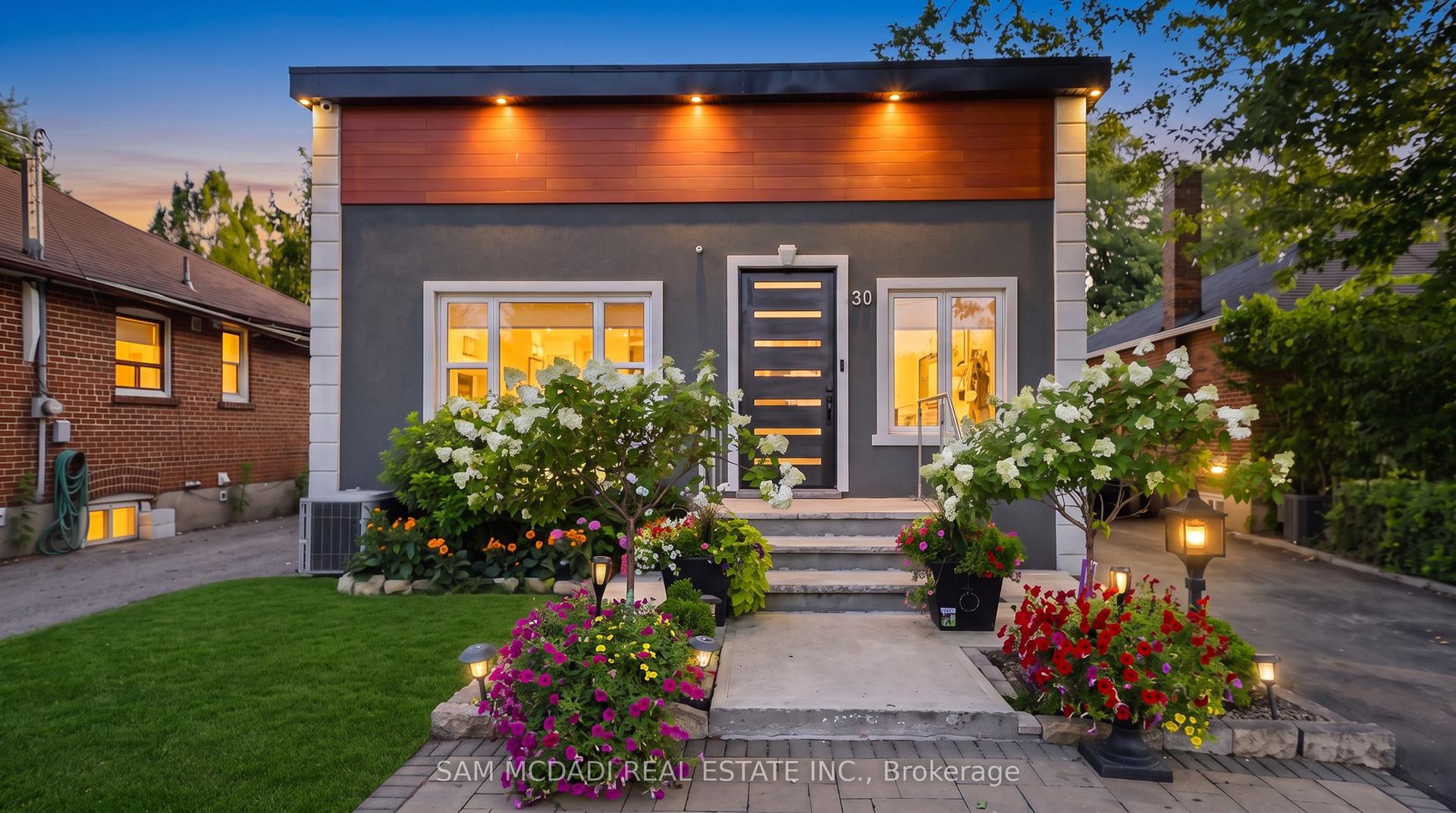30 Maple Avenue N, Mississauga — Detached for sale, photo 1
