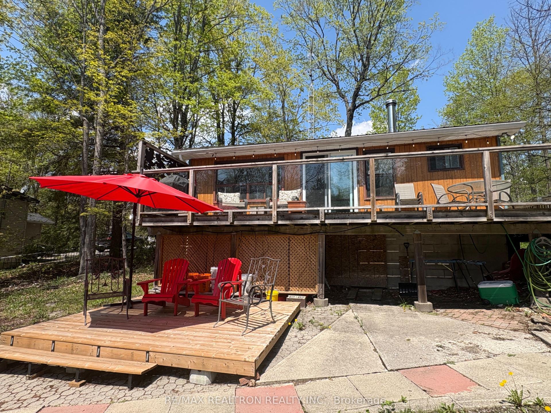286 Edwina Drive — photo 1
