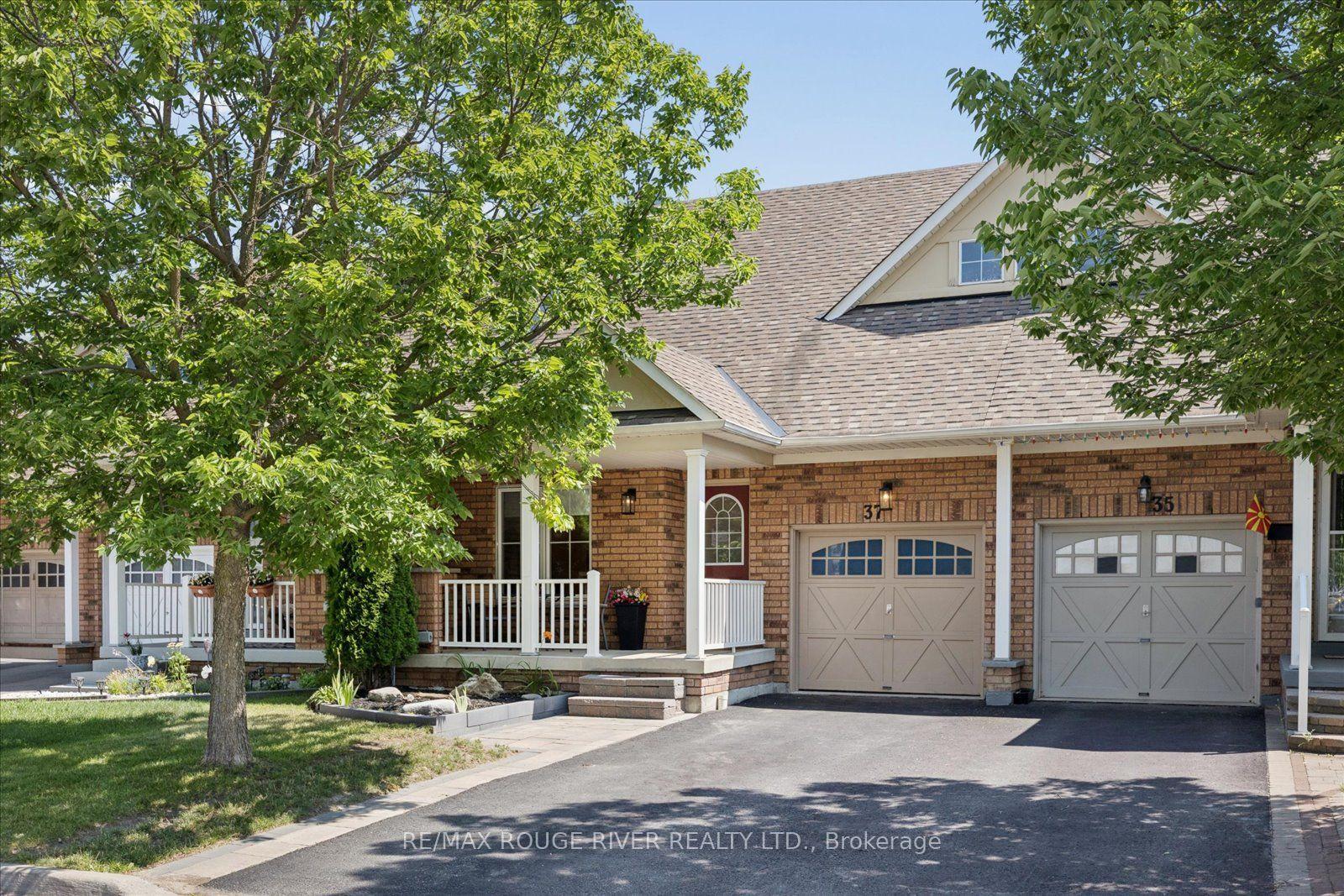 37 Burwell Street, Whitby — Townhouse for sale, photo 1