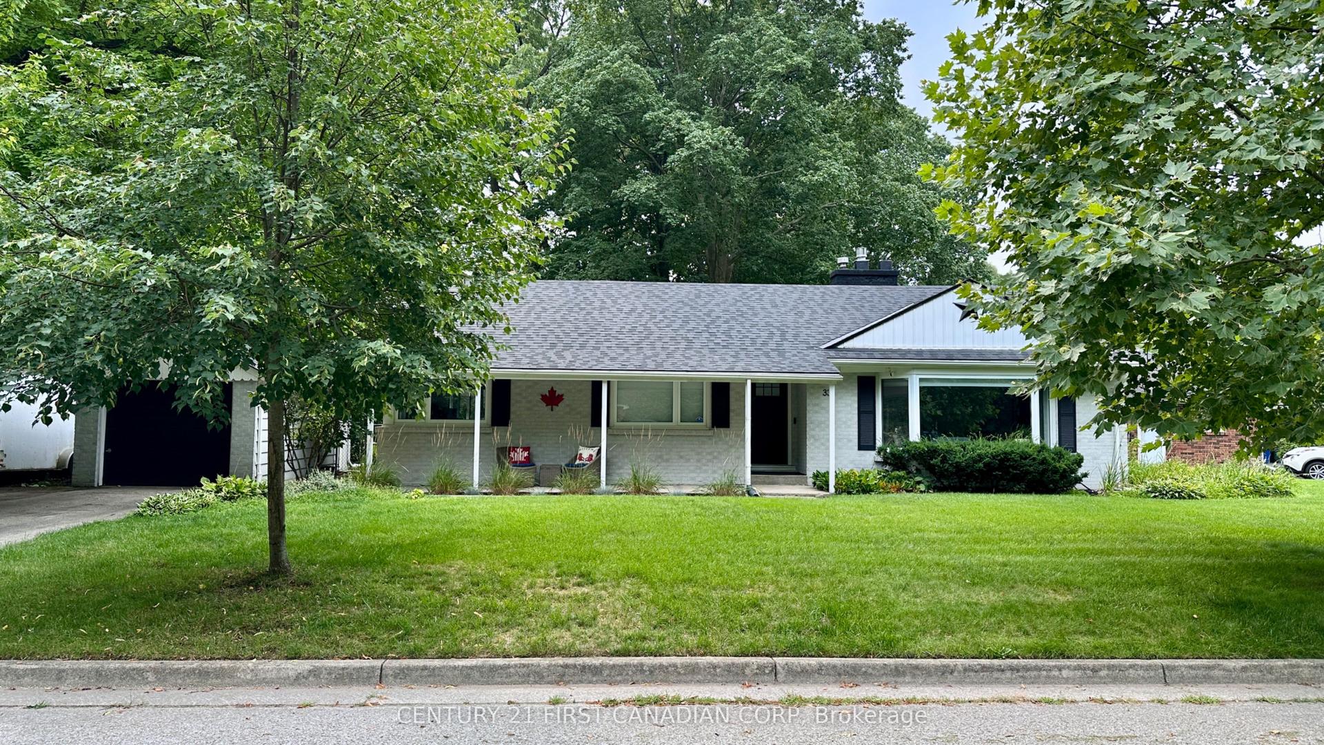 33 Braemar Crescent, London North — Detached for sale, photo 1