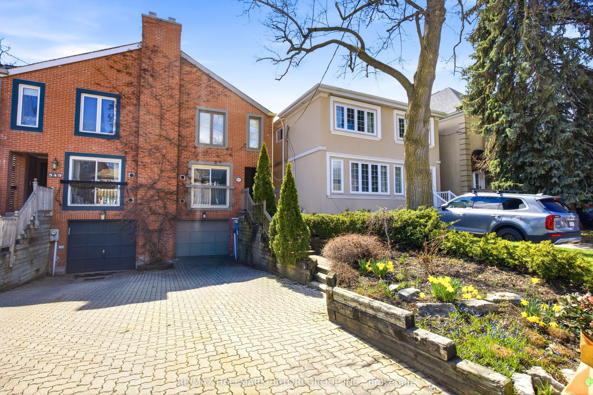 547 Merton Street — photo 1