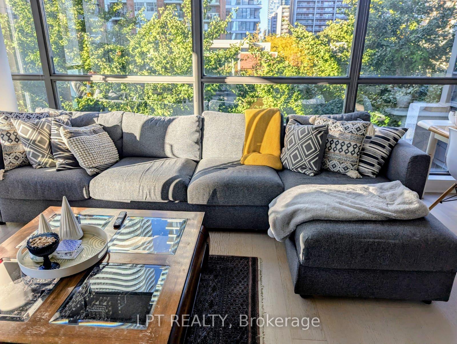 281 Mutual Street 403 #403 — photo 1