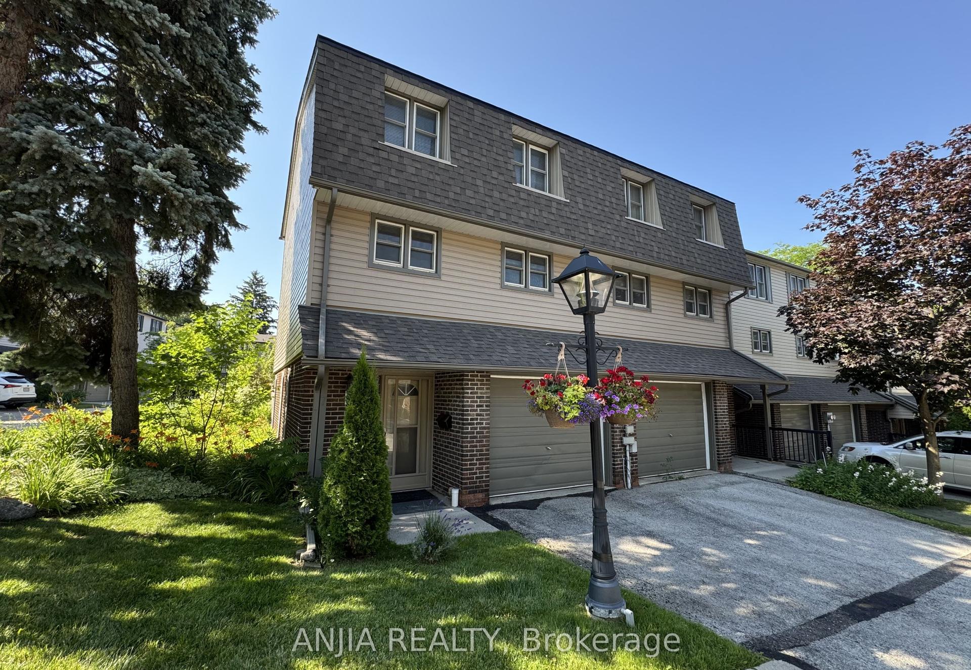 7 Purple Sageway, Toronto — Condo Town for sale, photo 1