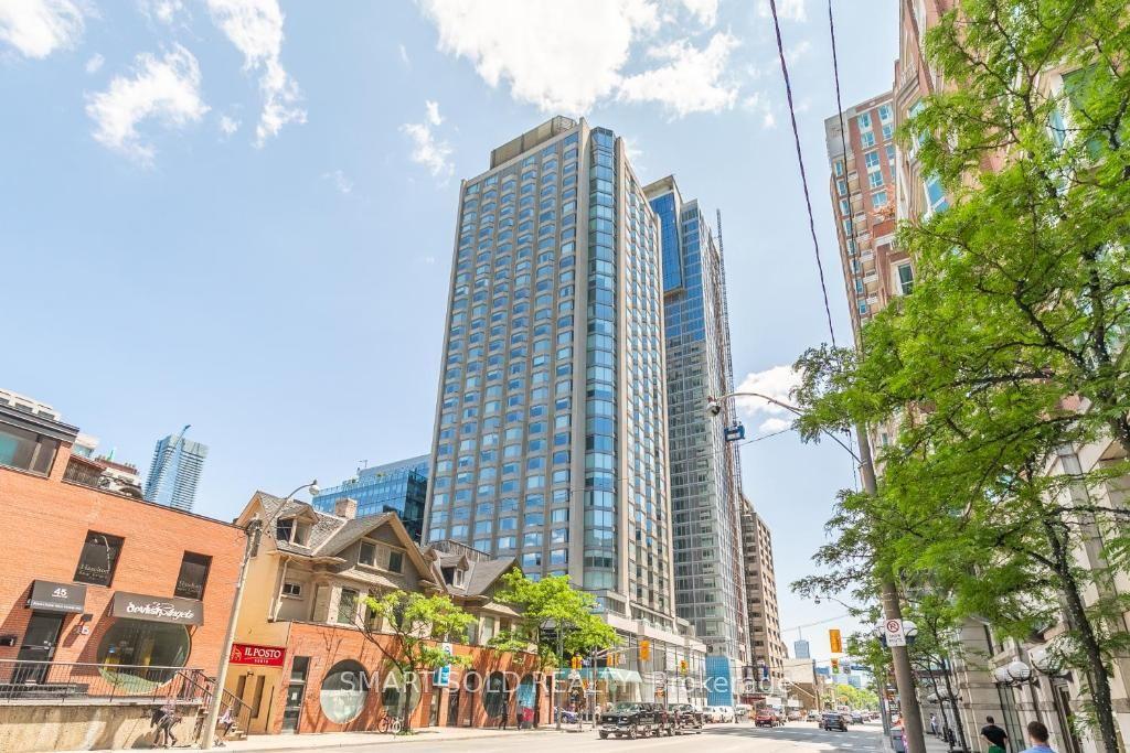 155 Yorkville Avenue 2508 #2508 — photo 1