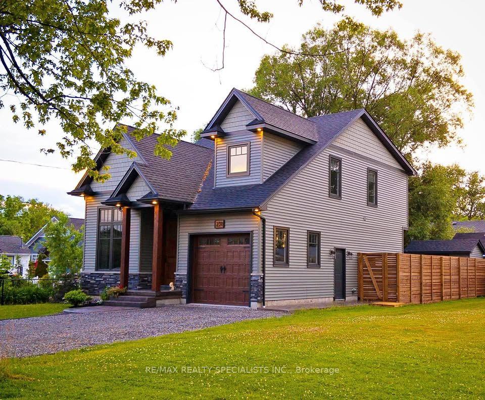231 ROSEWOOD Avenue — photo 1