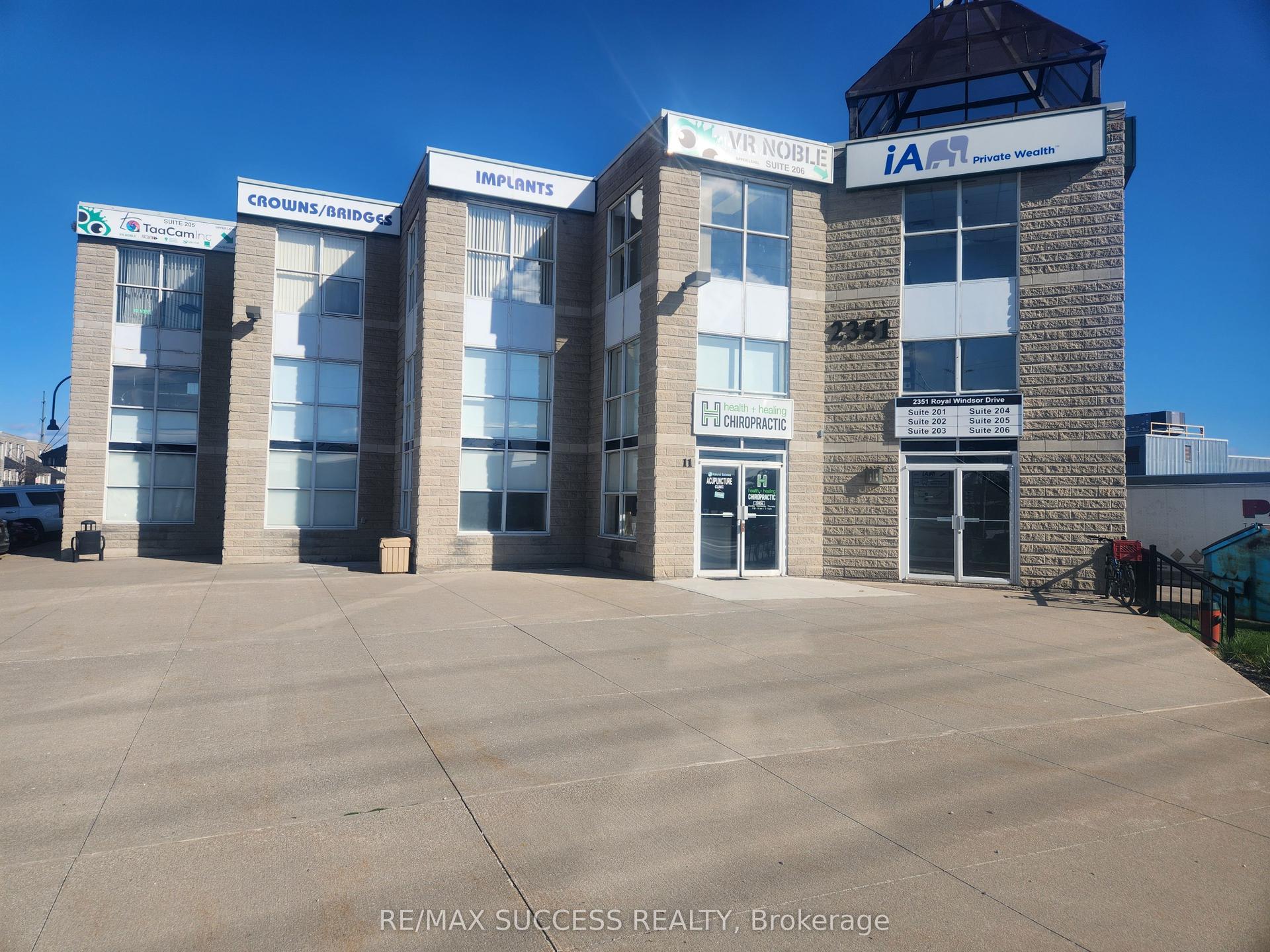 2351 Royal Windsor Drive # 204 ## 204 — photo 1