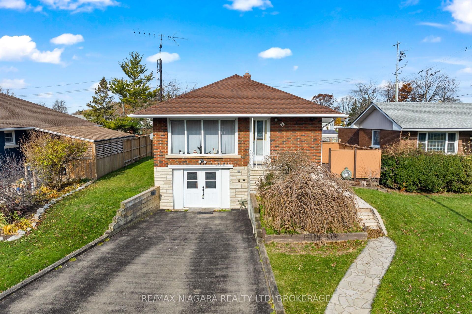 7 South Crescent — photo 1