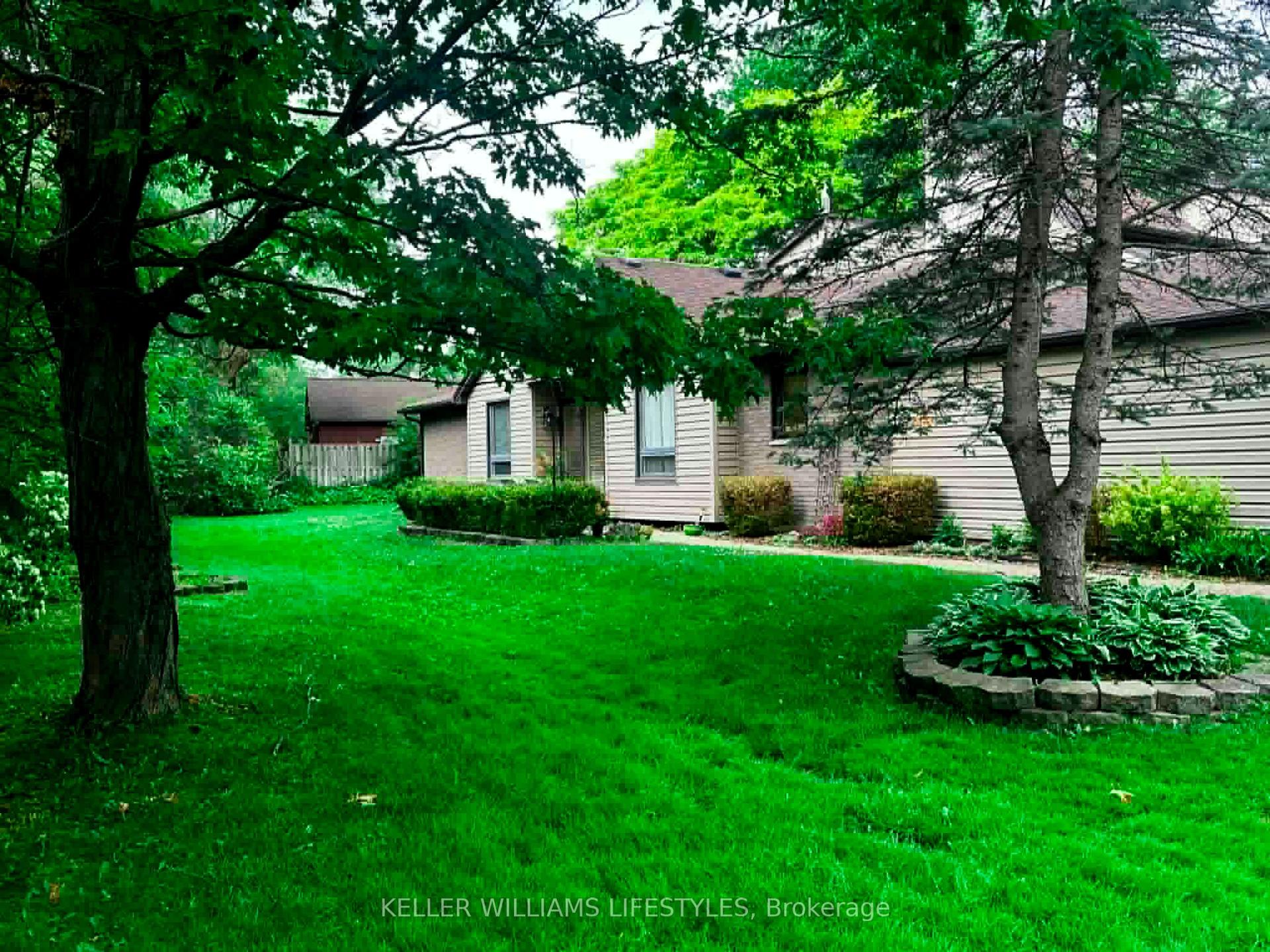 695 Woodcrest Boulevard — photo 1