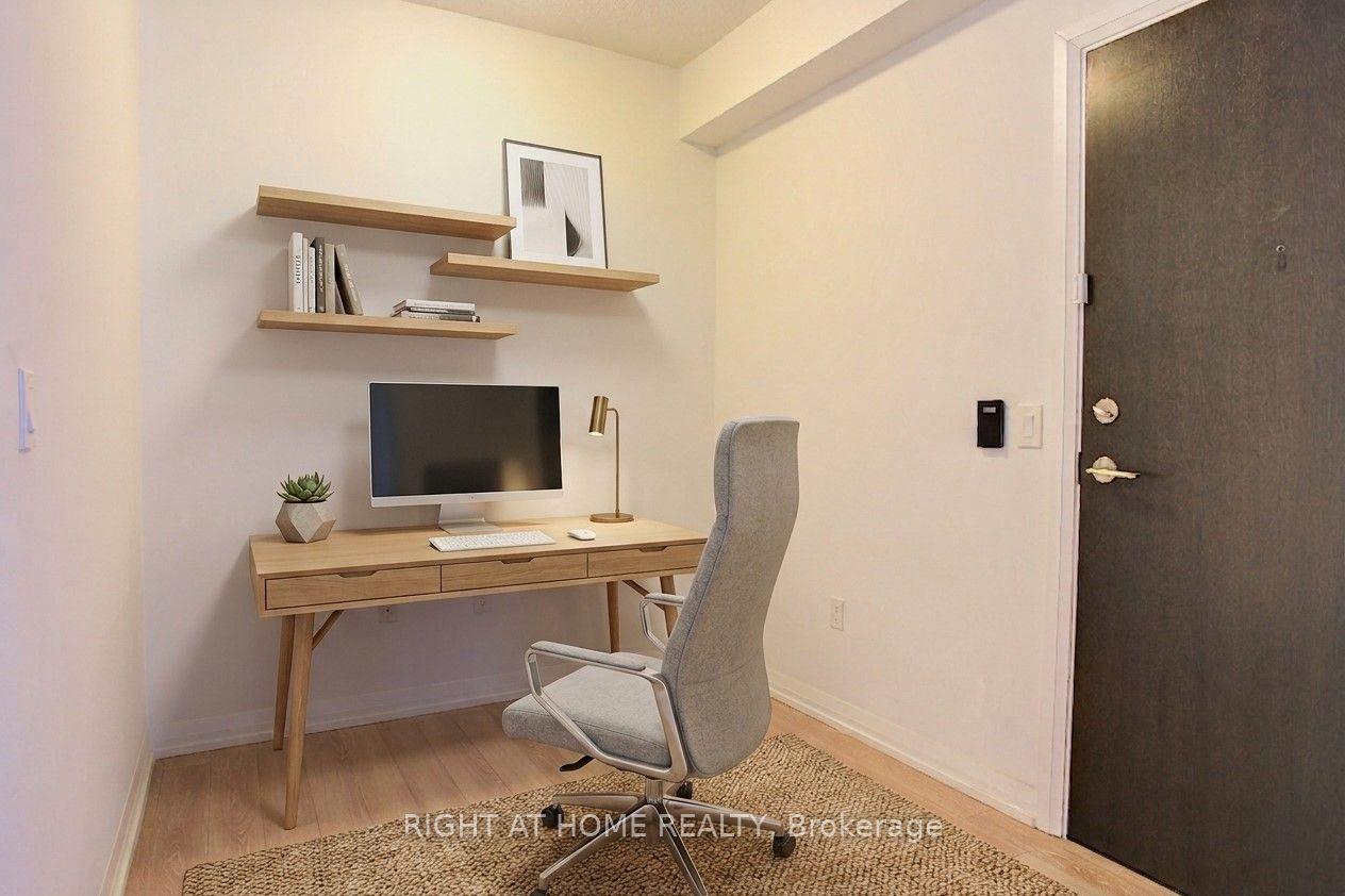 55 Ann O'reilly Road 1702 #1702 — photo 1