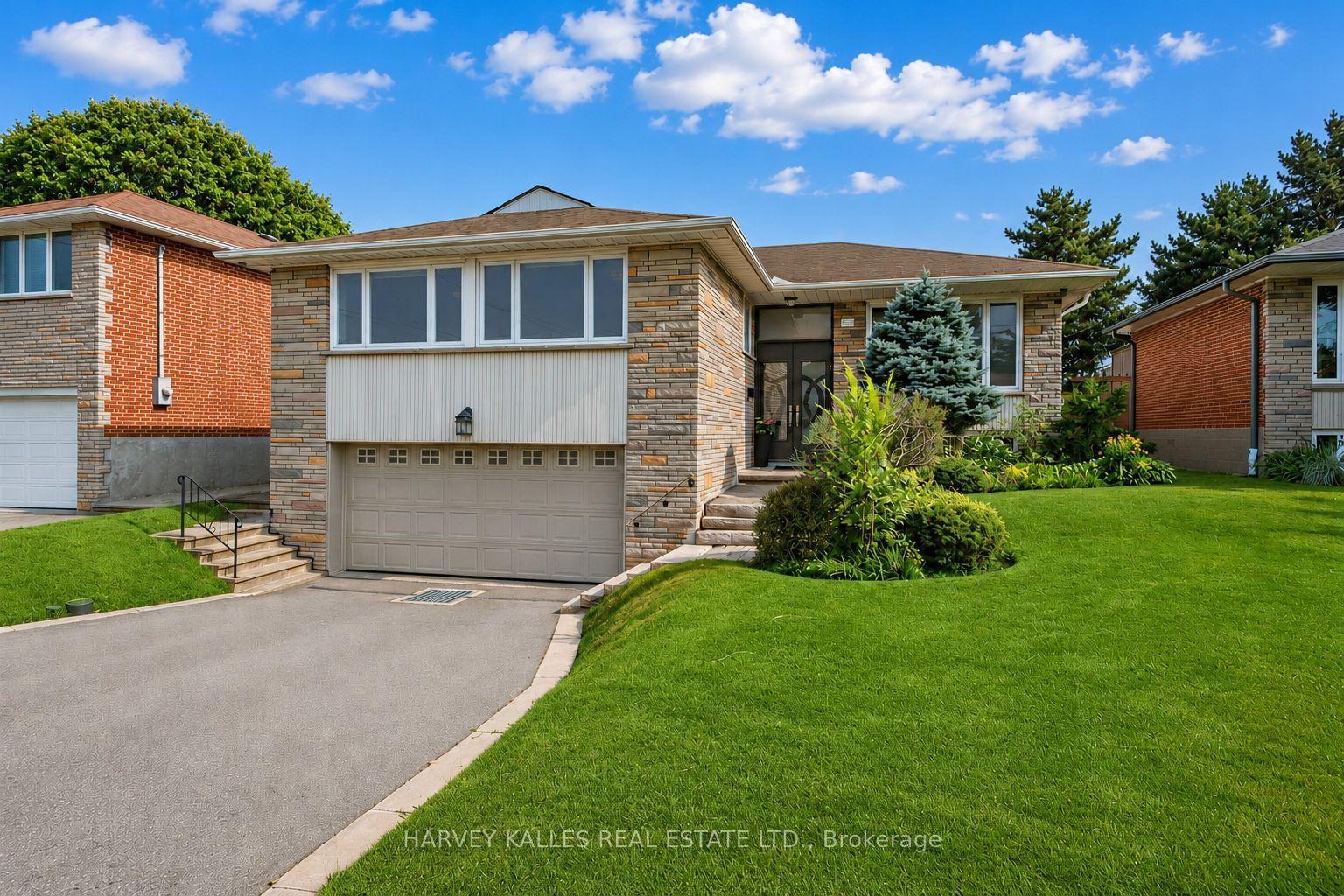 237 Searle Avenue, Toronto — Detached for sale, photo 1