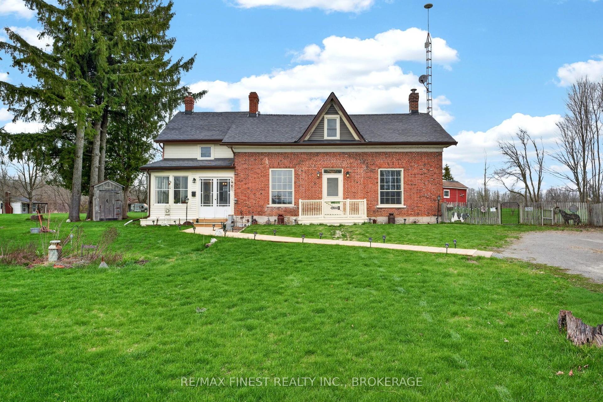 2173 Switzerville Road, Loyalist — Detached for sale, photo 1