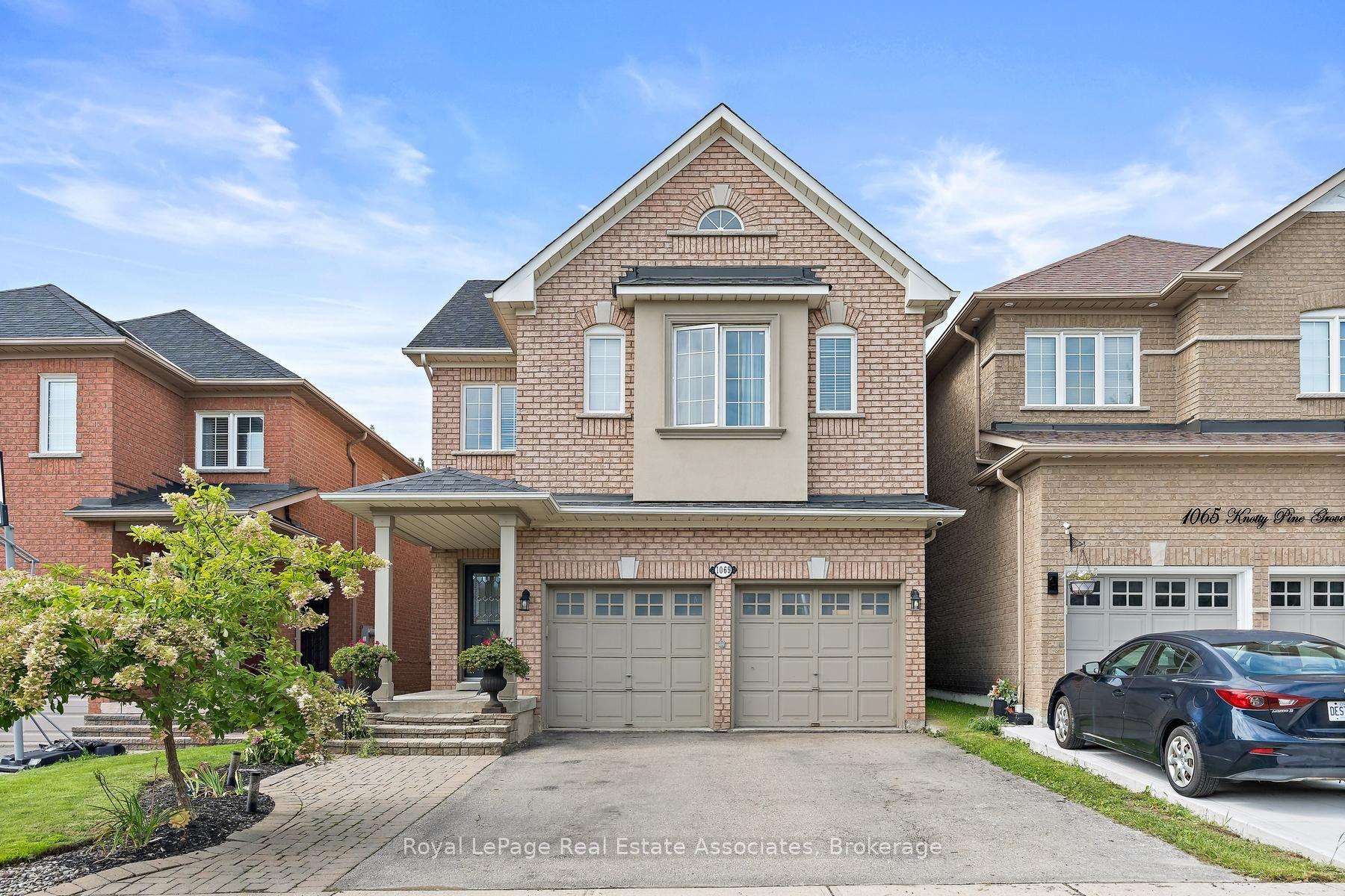 1069 Knotty Pine Grove, Mississauga — Detached for sale, photo 1