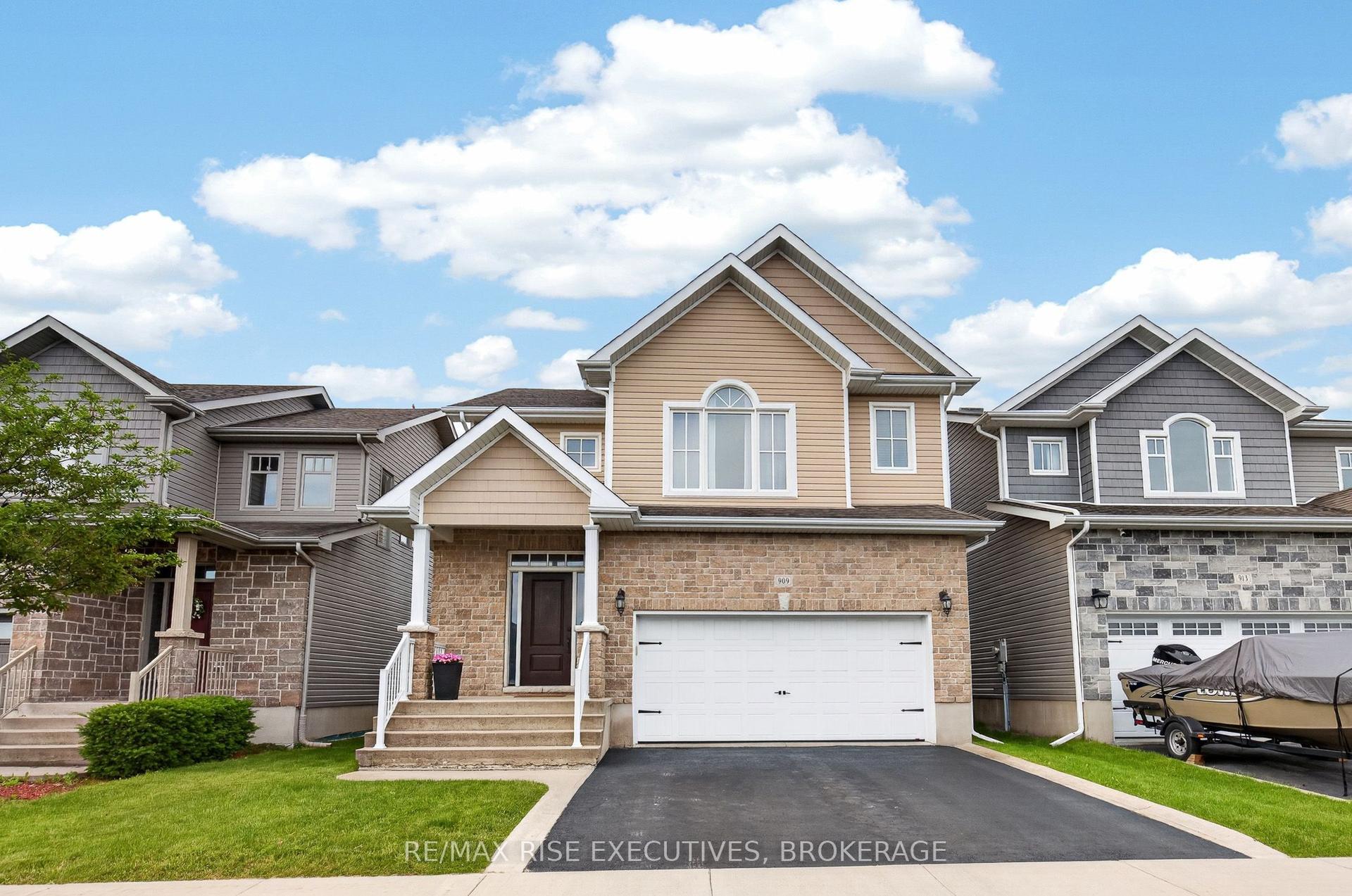 909 Edward Riley Drive — photo 1