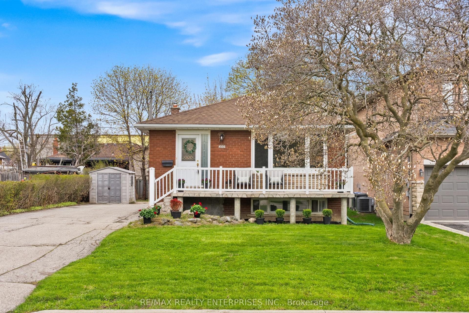 995 Garrard Avenue — photo 1
