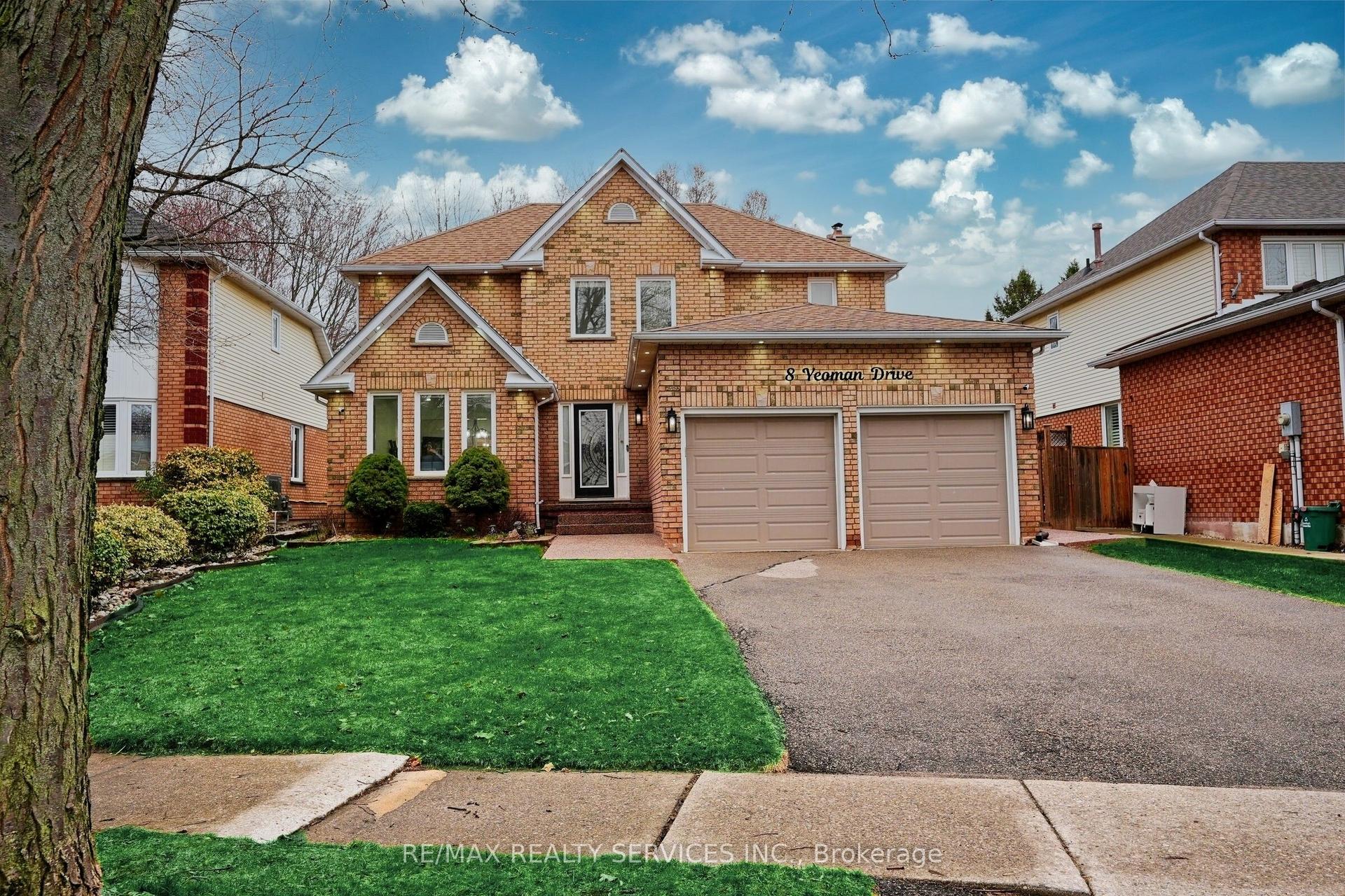 8 Yeoman Drive — photo 1