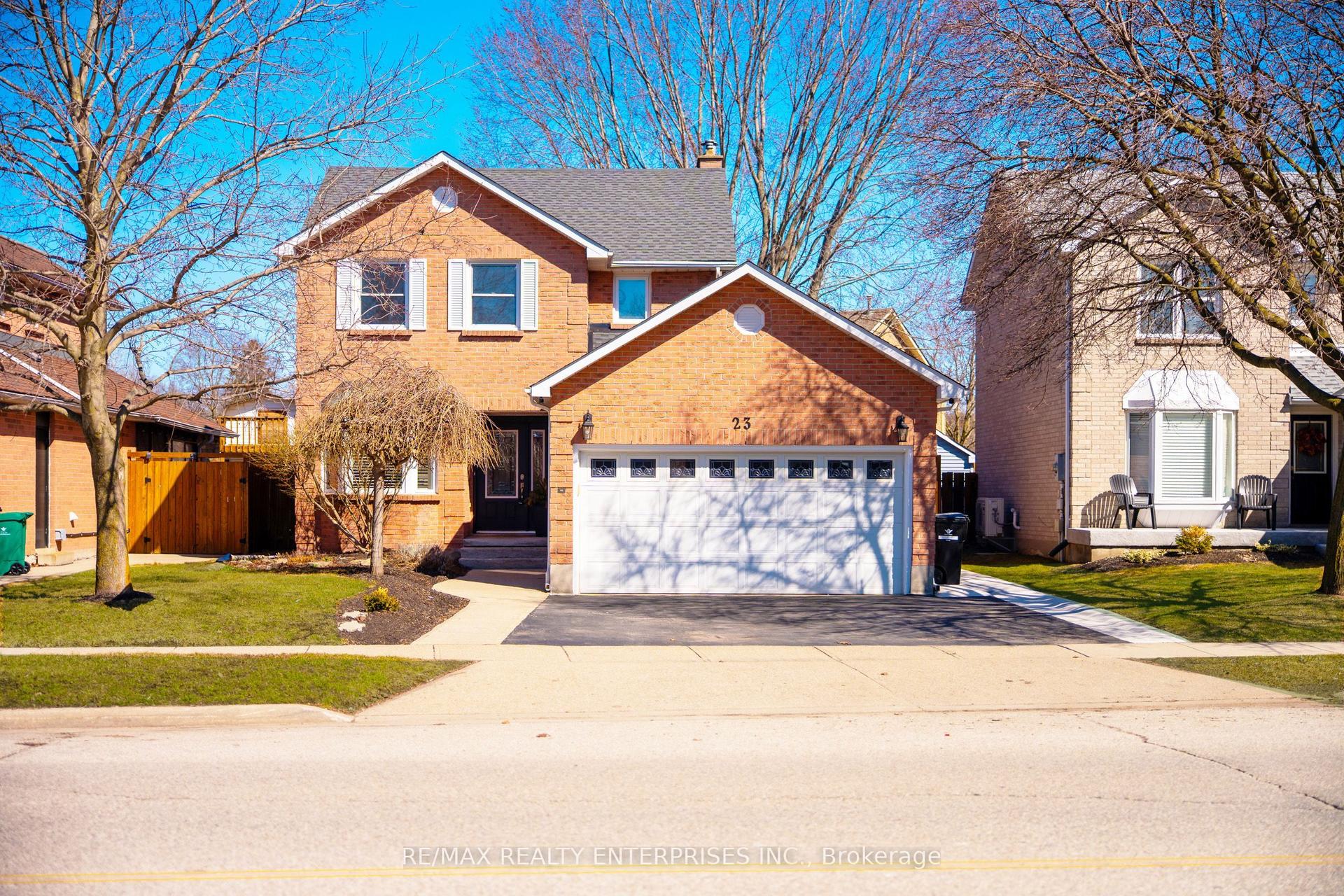 23 Cowan Boulevard — photo 1