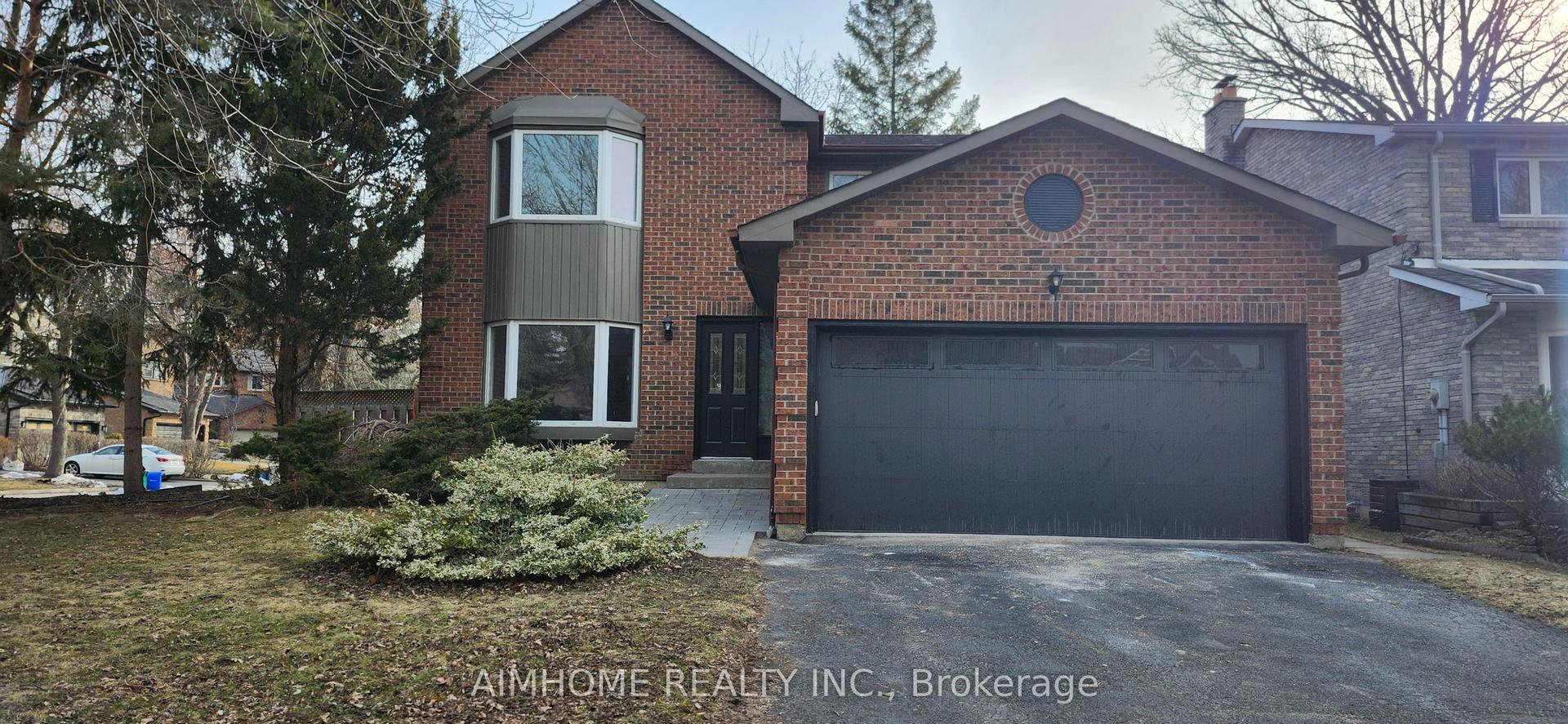 31 Spanhouse Crescent — photo 1