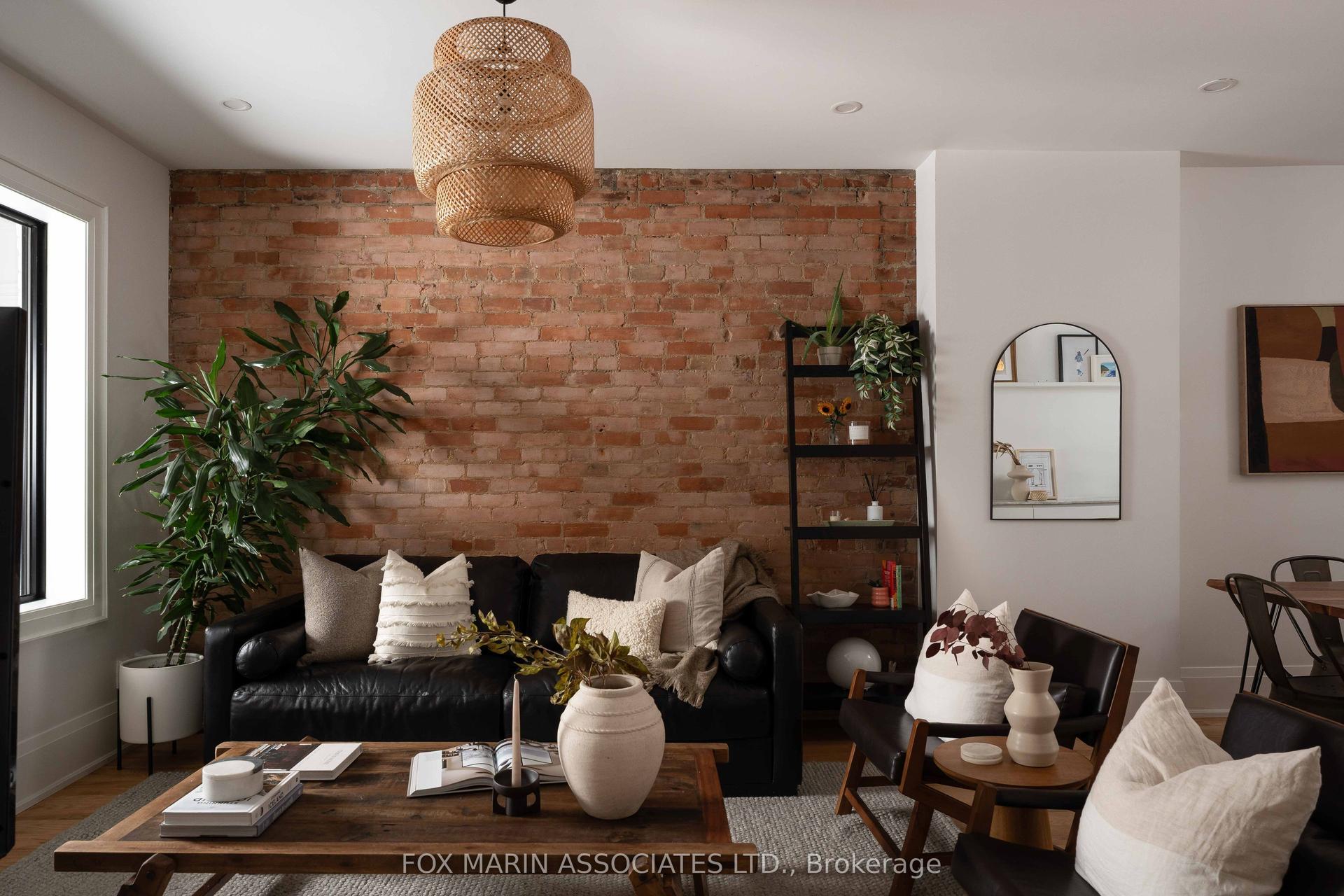 112 Wolseley Street, Toronto — Townhouse for sale, photo 1