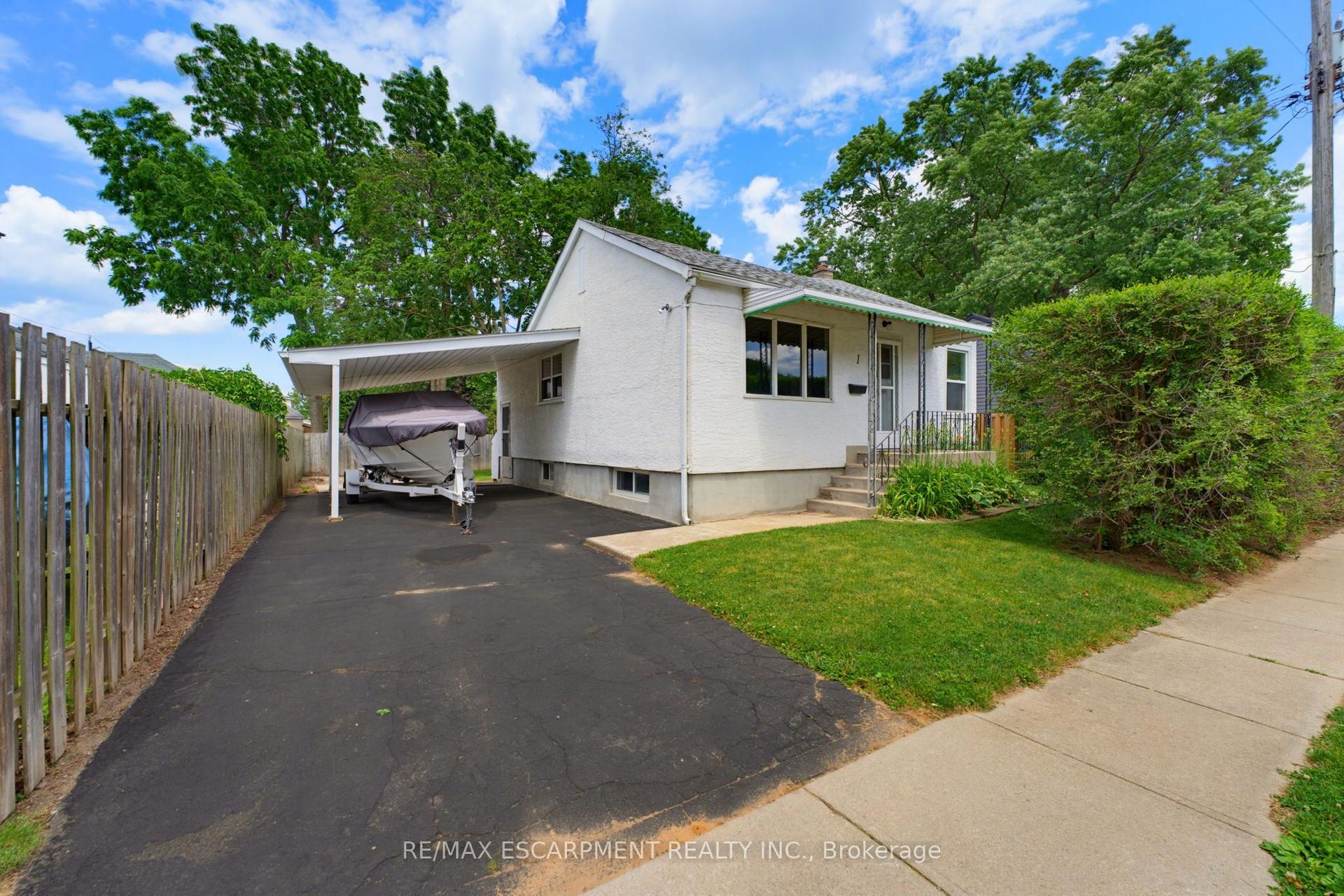 1 Byron Place — photo 1