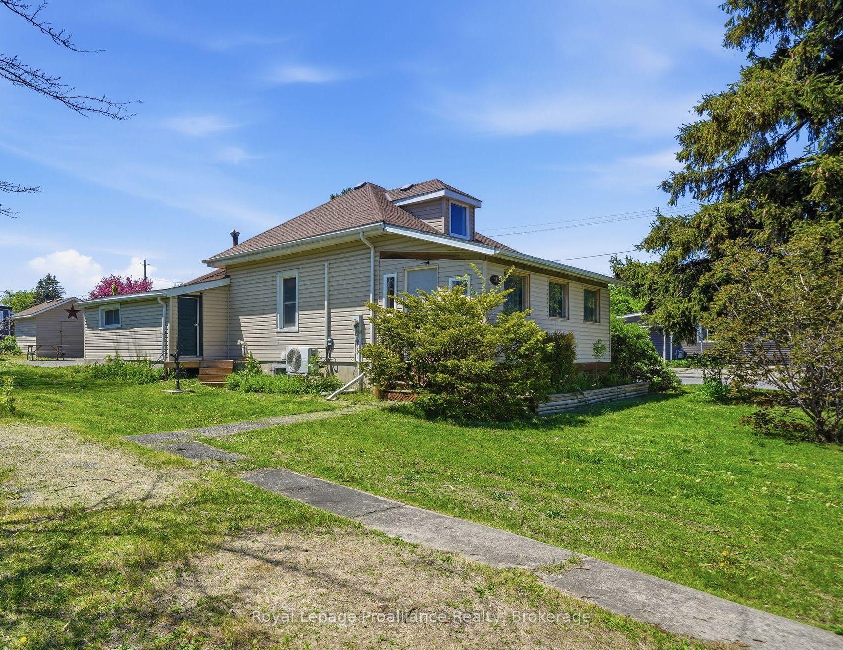 252 Sidney Street — photo 1