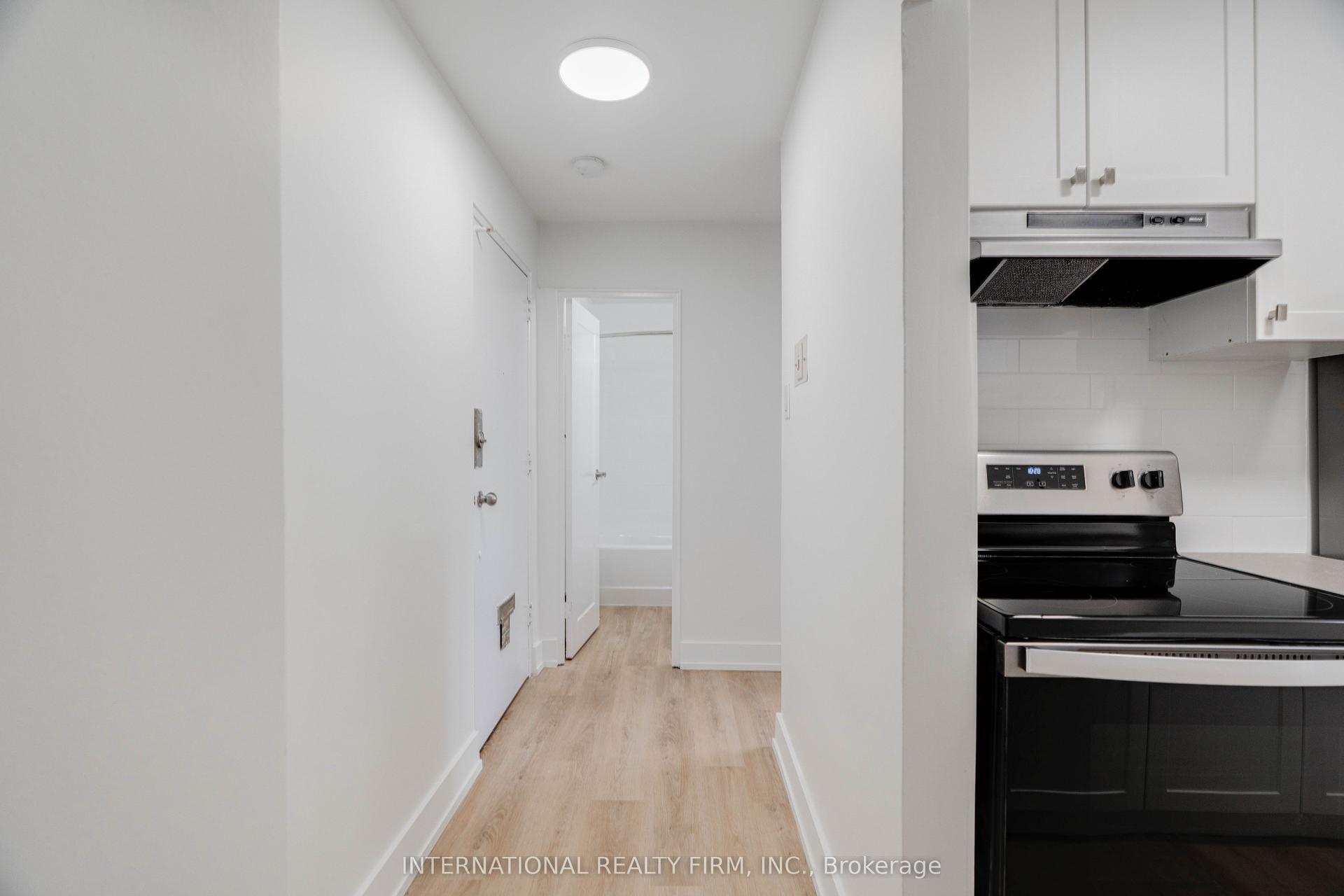 93 High Street S, London South — Multiplex for lease, photo 1