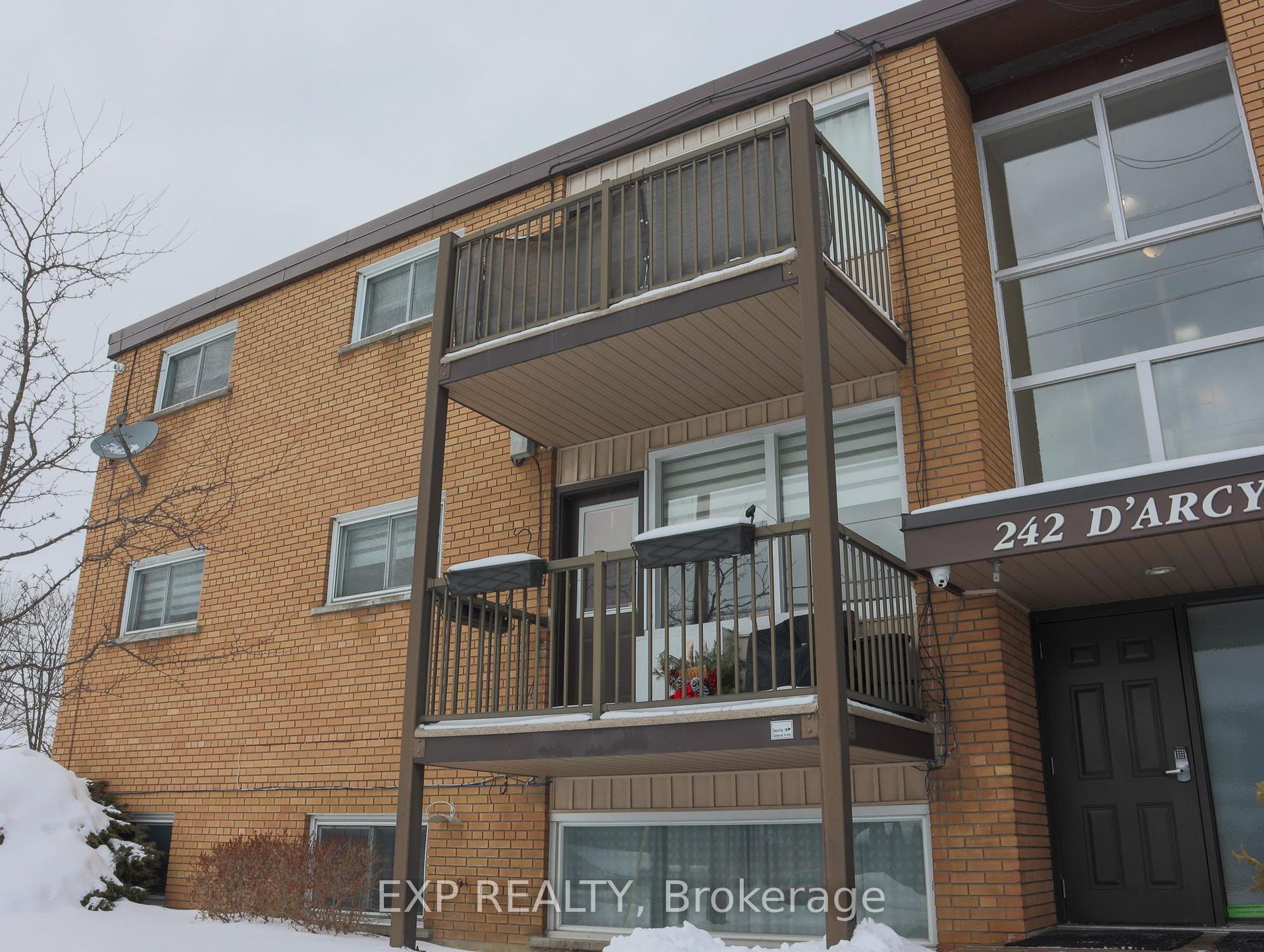 242 D'arcy Street 8 #8 — photo 1