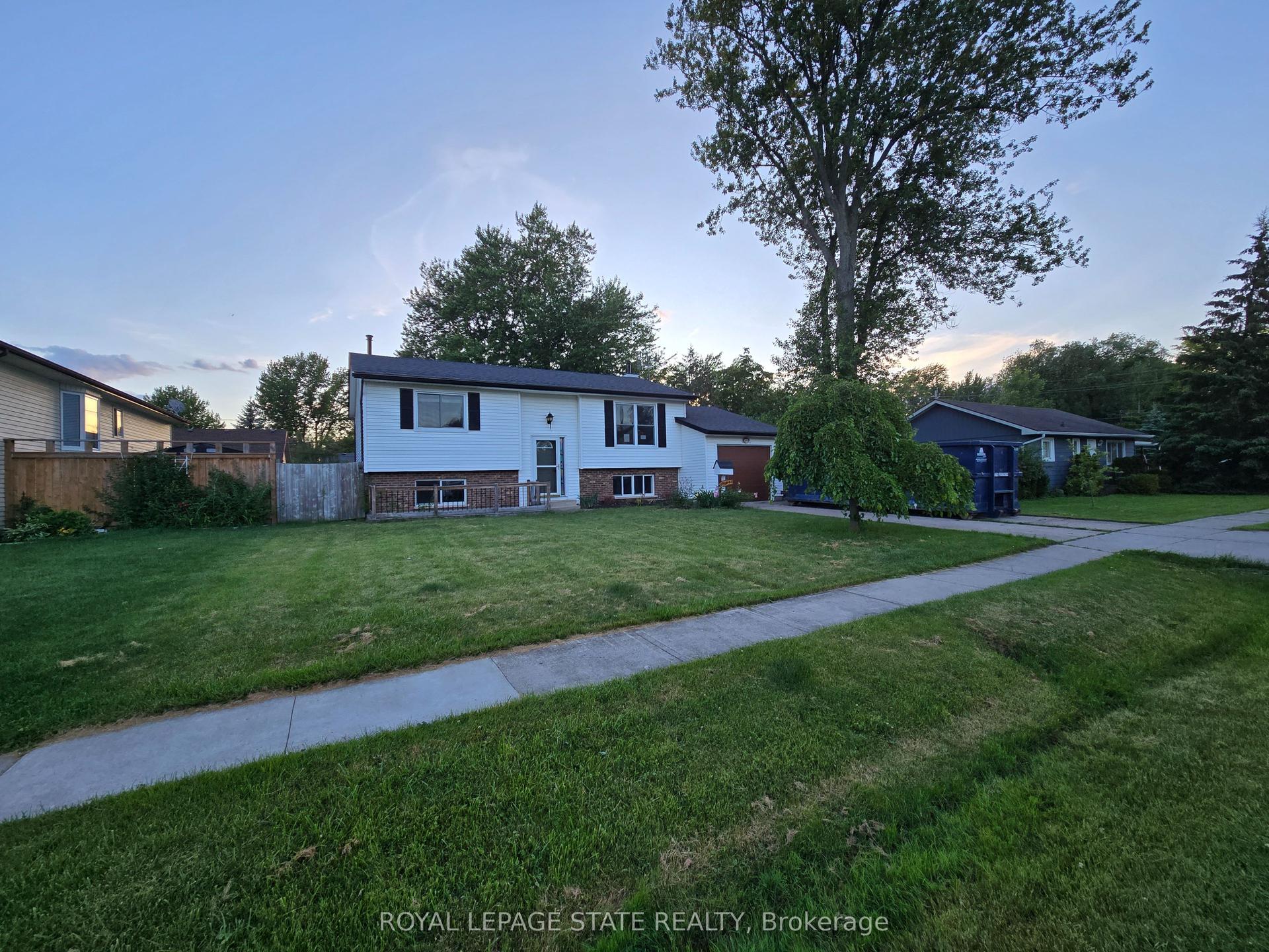 697 Ferndale Avenue, Fort Erie — Detached for sale, photo 1