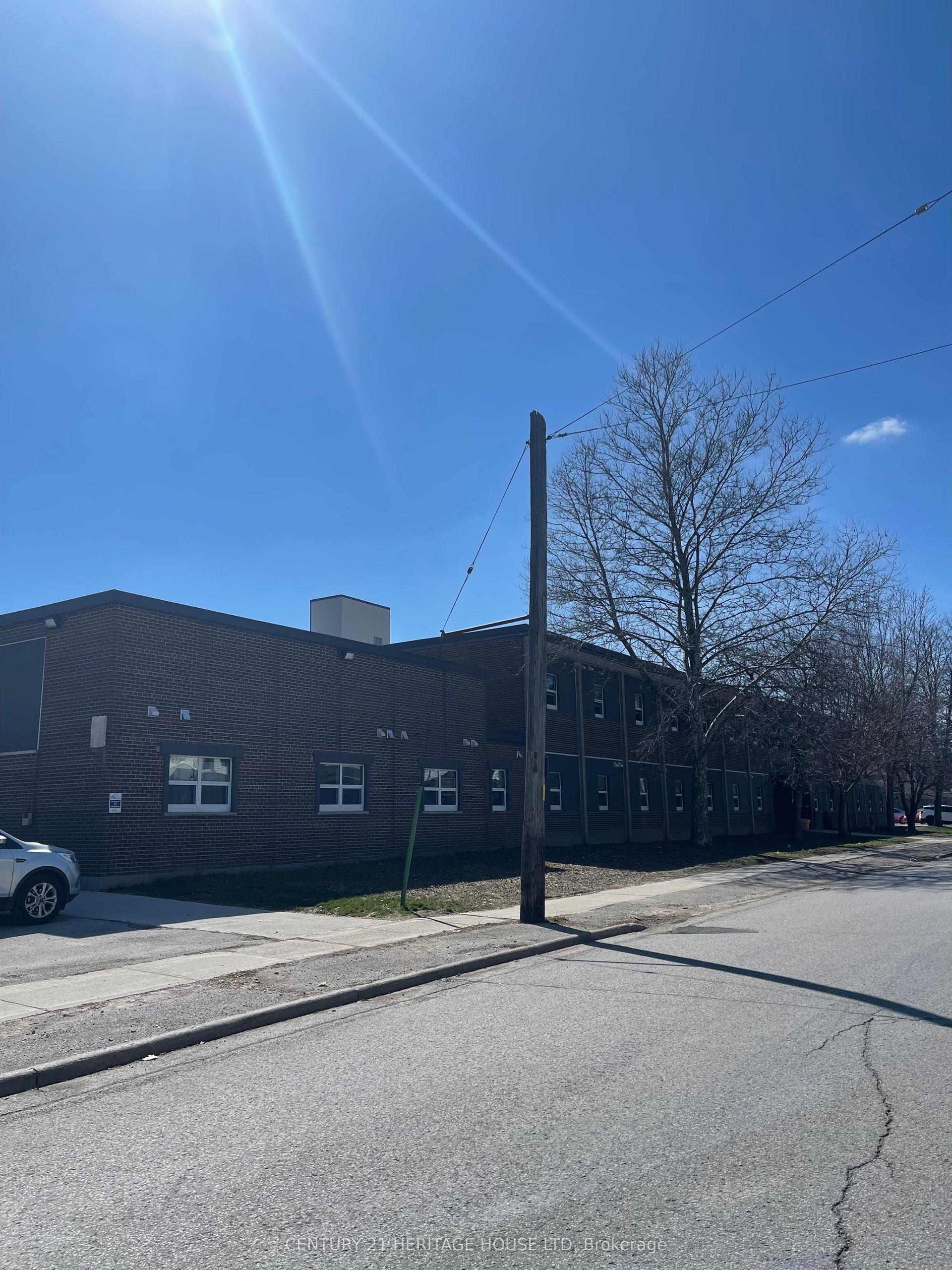 50 Scott Street 203 #203, St. Thomas — Multiplex for lease, photo 1