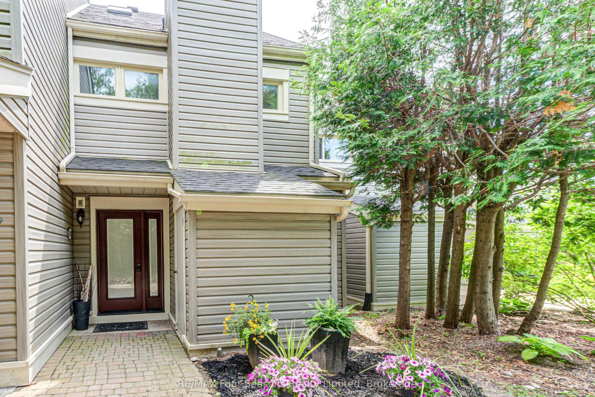 471 Oxbow Crescent — photo 1