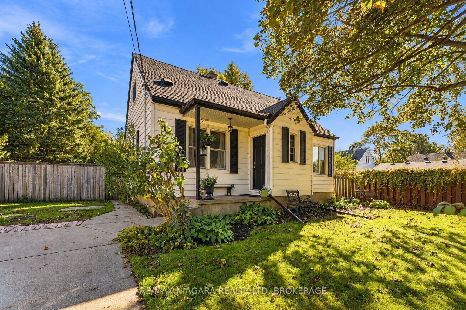 4 Walker Avenue, St. Catharines — Detached for sale, photo 1