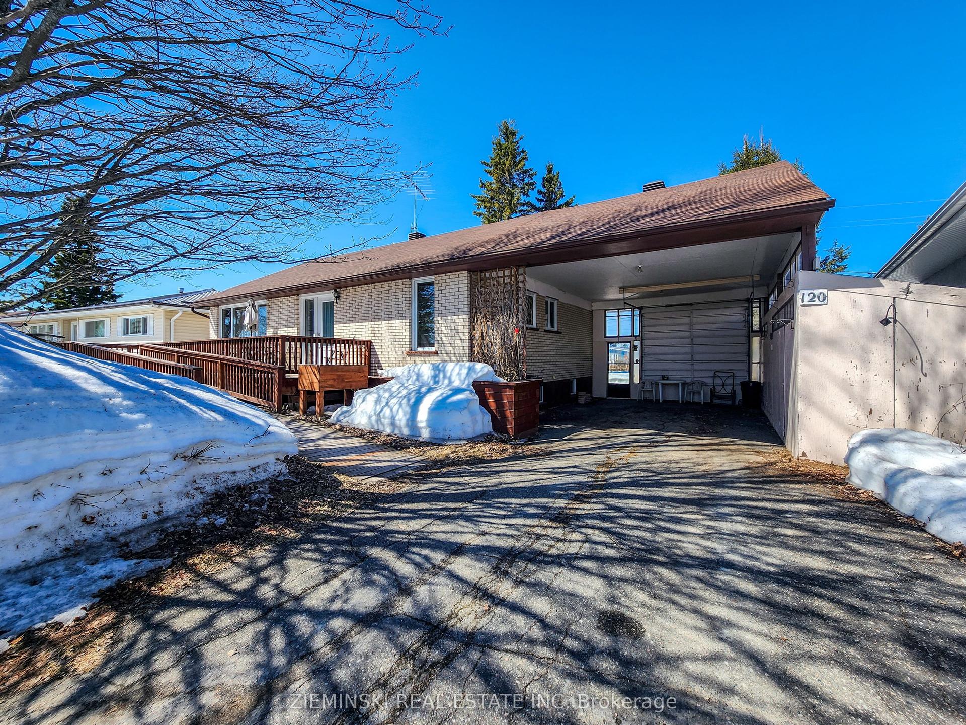 120 Picadilly Circle — photo 1