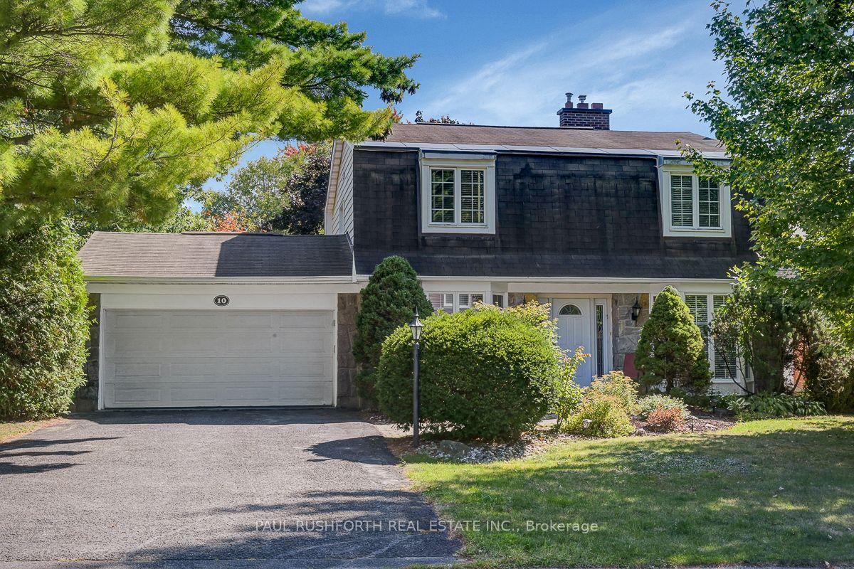 10 Cosburn Avenue — photo 1