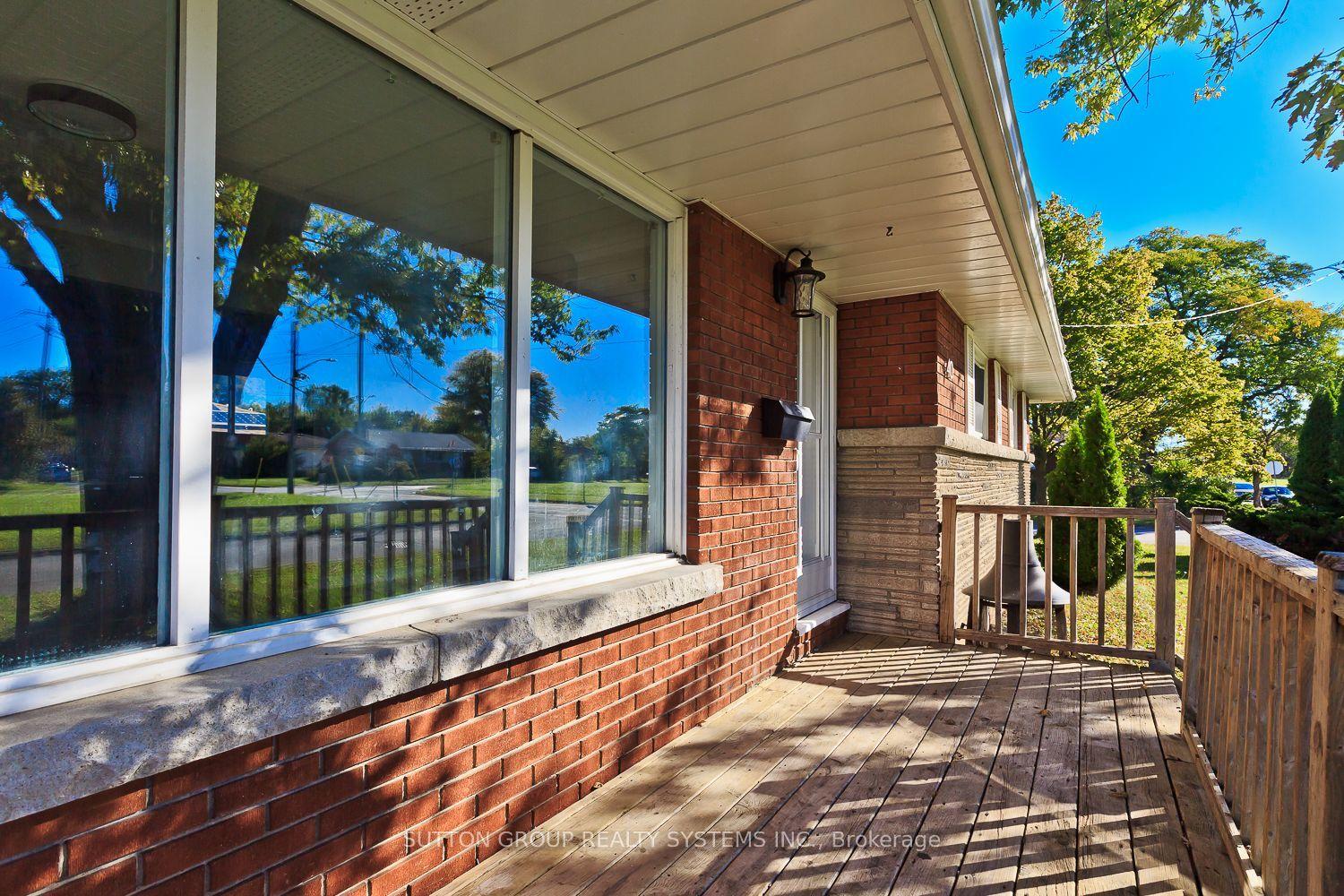 40 Jacobson Avenue, St. Catharines — Detached for lease, photo 1