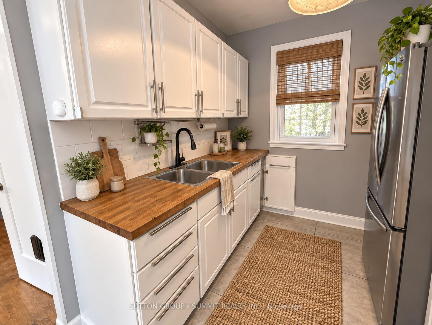 40 Pleasant Avenue, Kitchener — Detached for lease, photo 1