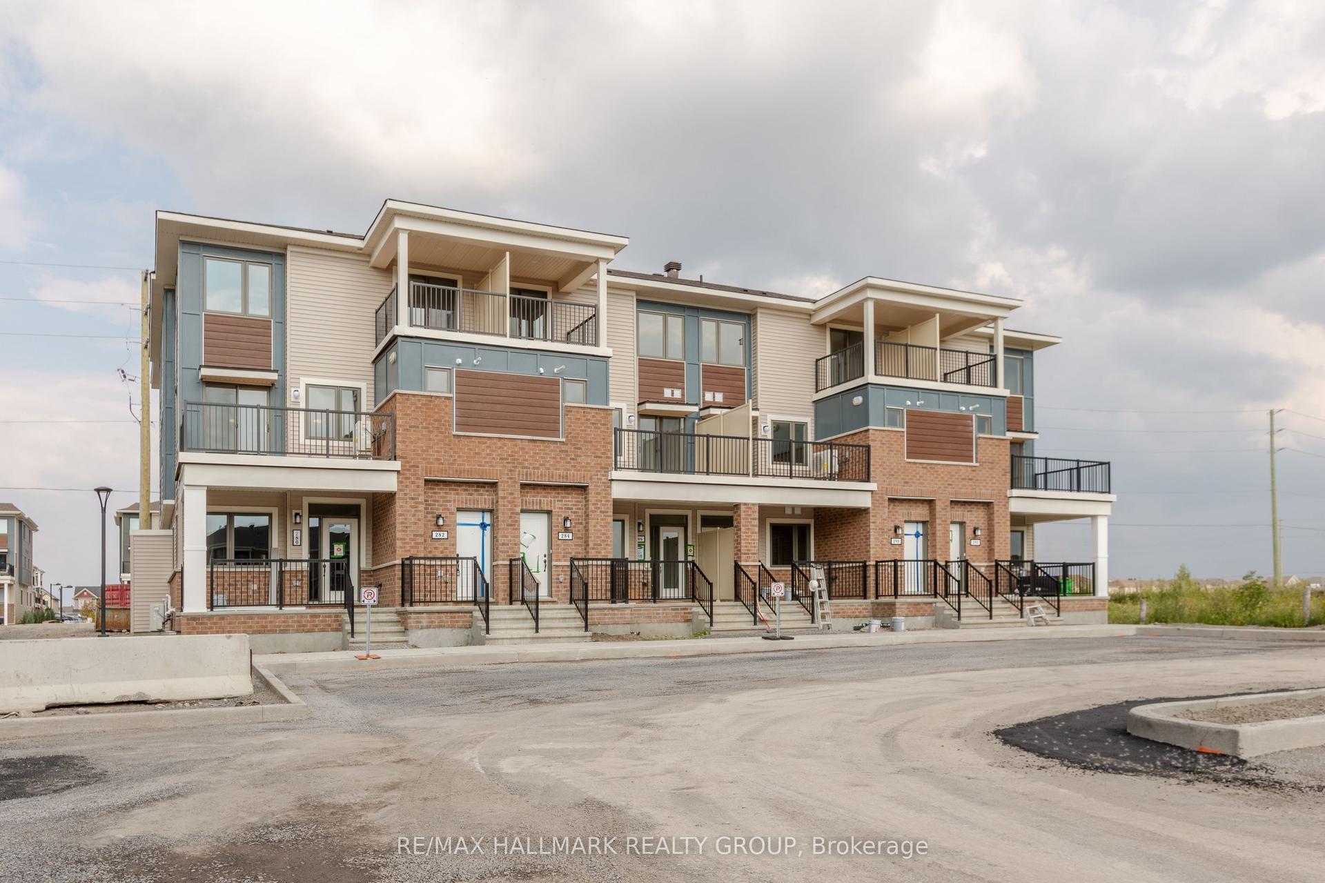 284 Zenith Private, Barrhaven — Condo Town for lease, photo 1