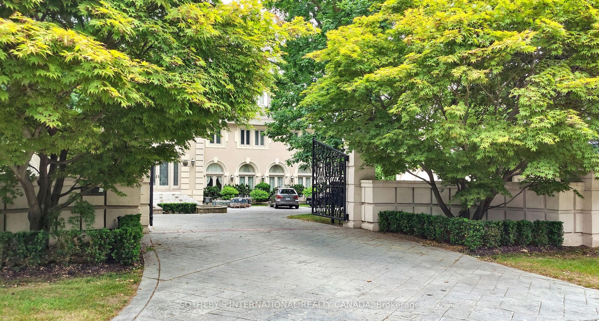 52 Post Road — photo 1