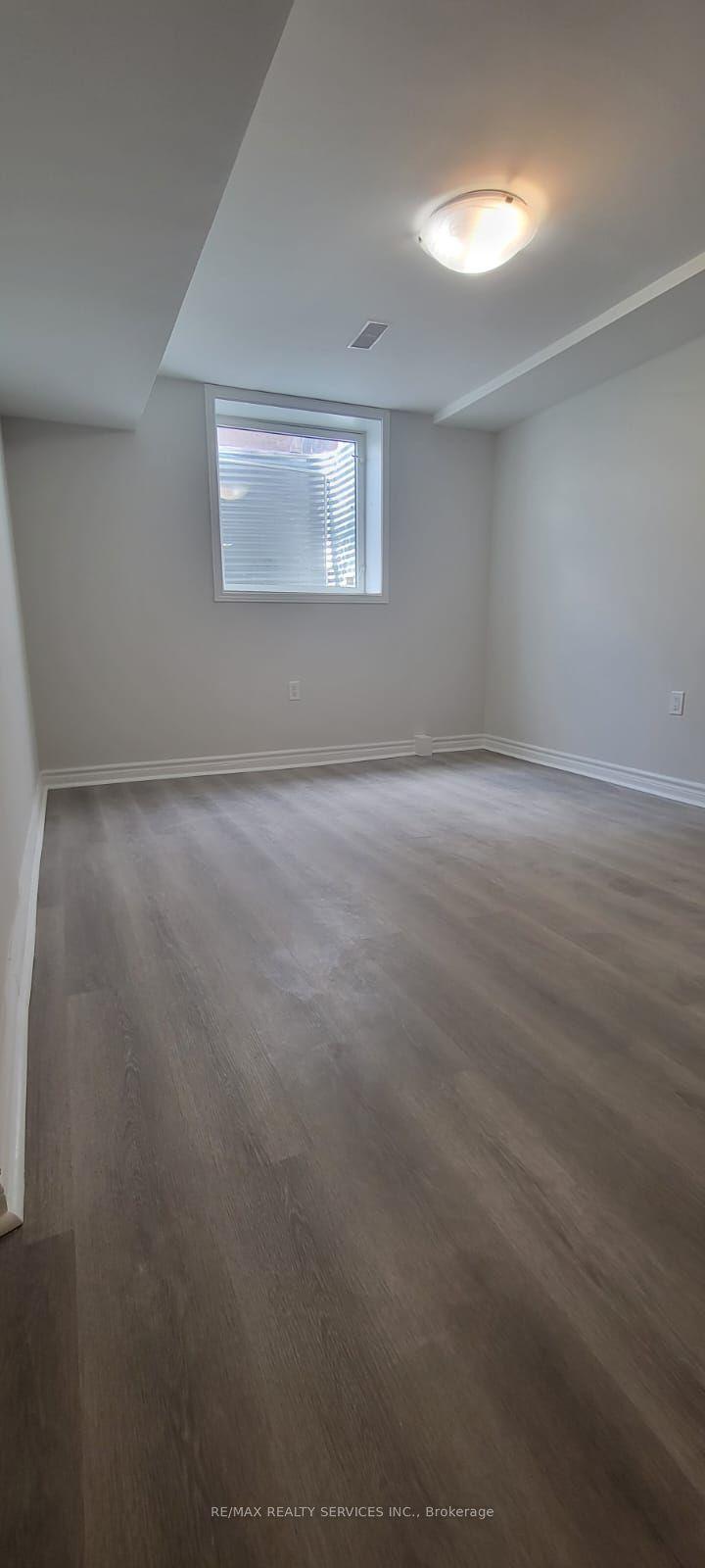5 Greenwood Crescent, Brampton — Semi-Detached for lease, photo 1