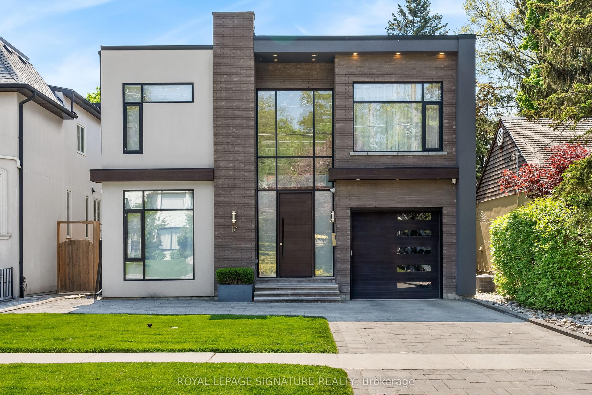 17 Nesbitt Drive, Toronto — Detached for lease, photo 1